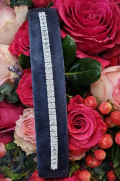 Bracelet en or blanc Issac Nussbaum 32.36 Carat Radiant-cut Diamond