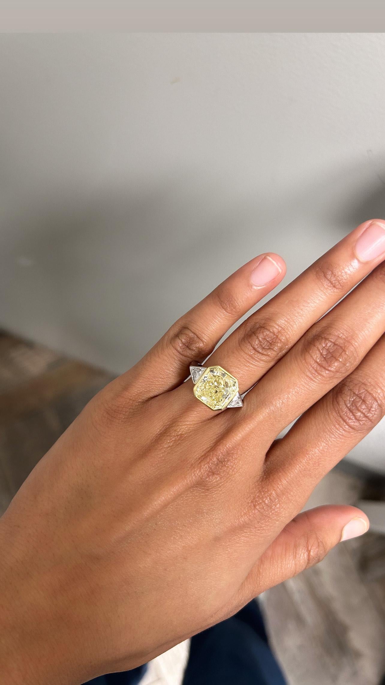 Issac Nussbuam Verlobungsring, GIA-zertifizierter 7,28 Karat natürlicher gelber natürlicher gelber Diamant (Moderne) im Angebot