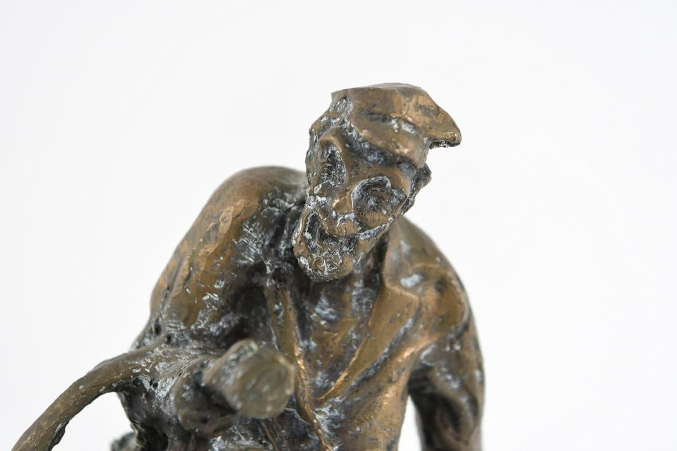 A cast bronze sculpture depicting an elderly jewish peddler carrying a basket of geese going to the shtetl market. Signed on base. This is not editioned. there is no edition number. this might be an early cast from Palestine/Israel.

Issachar Ber