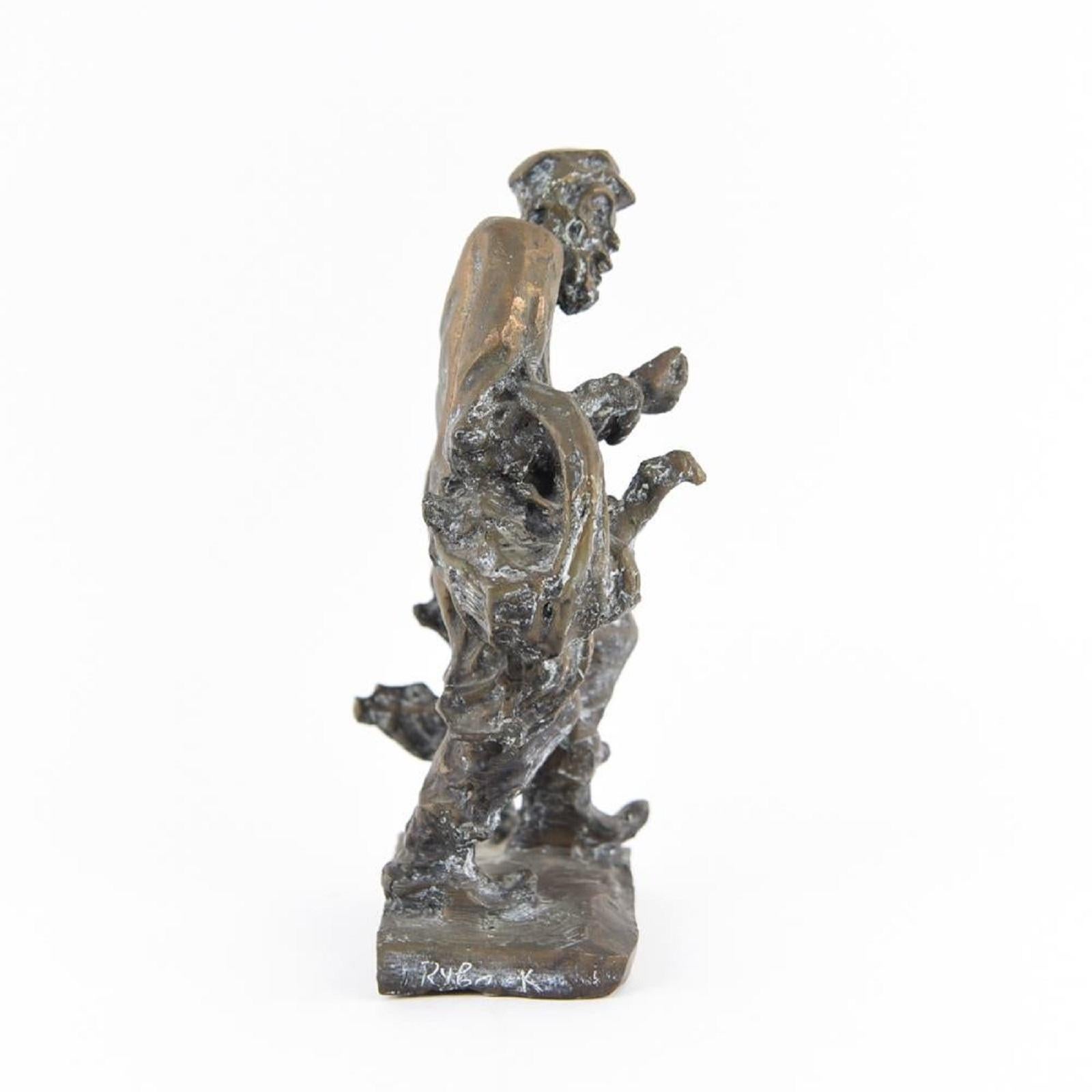 Escultura Expresionista Judaica de Bronce Vendedor ambulante judío ruso de Shtetl en venta 5