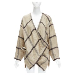 Issey Miyake 1980s Vintage beige nero avvolgente cappotto oversize in crinkle JP9