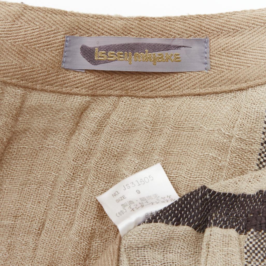 ISSEY MIYAKE 1980s Vintage beige  check wrap front oversized crinkle coat JP9 For Sale 3