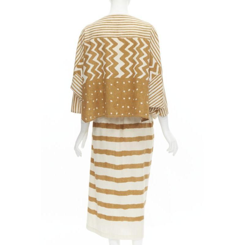 ISSEY MIYAKE 1980's Vintage beige jaune tribal stripe boxy top skirt set Bon état - En vente à Hong Kong, NT