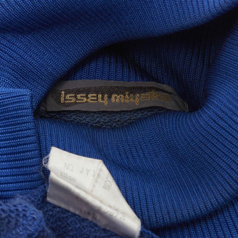 ISSEY MIYAKE 1980er Jahre Vintage Rollkragenpullover mit blau-schwarzem Illustrationendruck M im Angebot 6