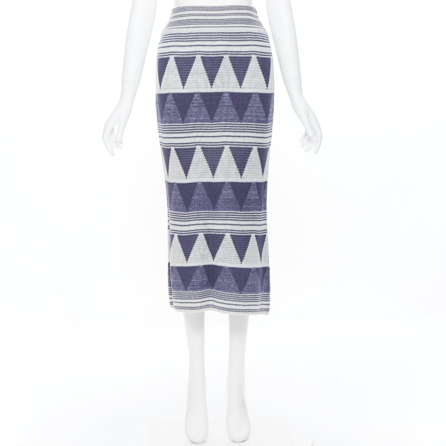 ISSEY MIYAKE 1980's Vintage blue grey ethnic geometric cotton knit midi skirt M
Reference: CRTI/A00280
Brand: Issey Miyake
Collection: 1980s
Material: Cotton
Color: Blue
Pattern: Geometric
Extra Details: Elasticated stretch waist.
Made in: