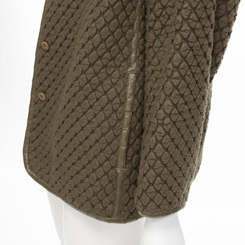 Issey Miyake 1980 Vintage, giacca in pelle cloque marrone a trama cialda M. in vendita 3