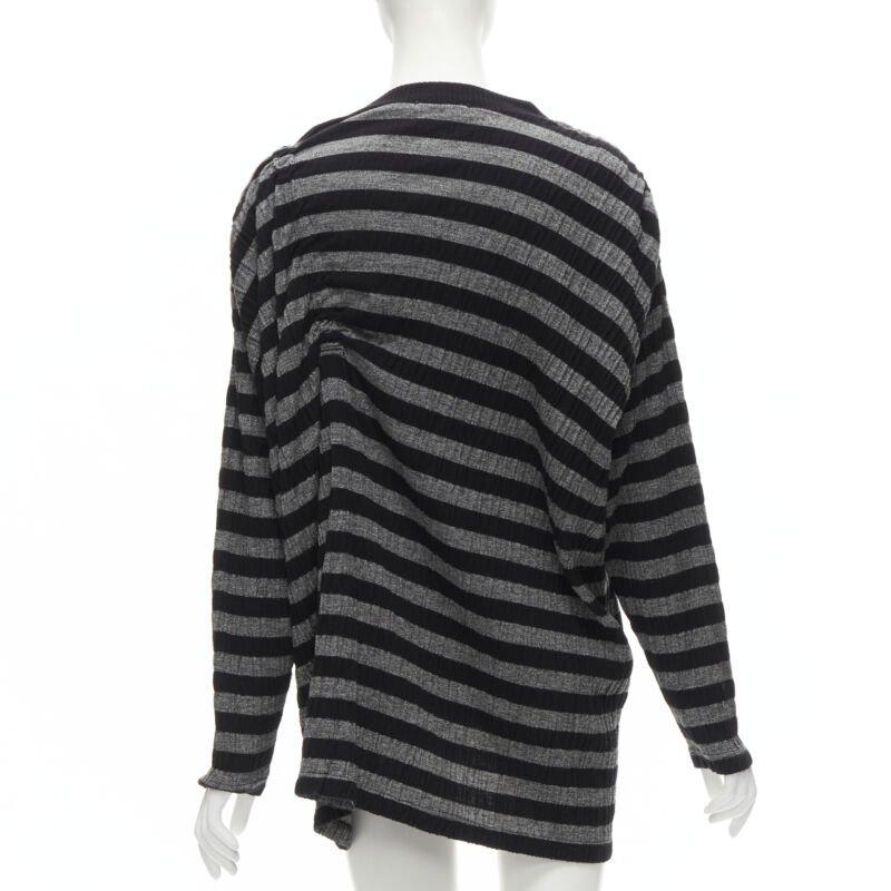 Donna Issey Miyake 1980, maglione vintage a righe nere e grigie con arricciature S in vendita