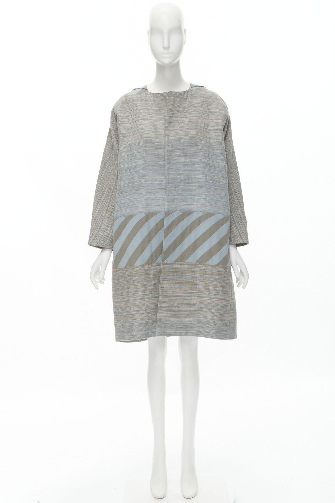 ISSEY MIYAKE 1980er Jahre Vintage Grauer Himmelblauer geometrischer Jacquard Cocoon-Mantel M Selten im Angebot 6