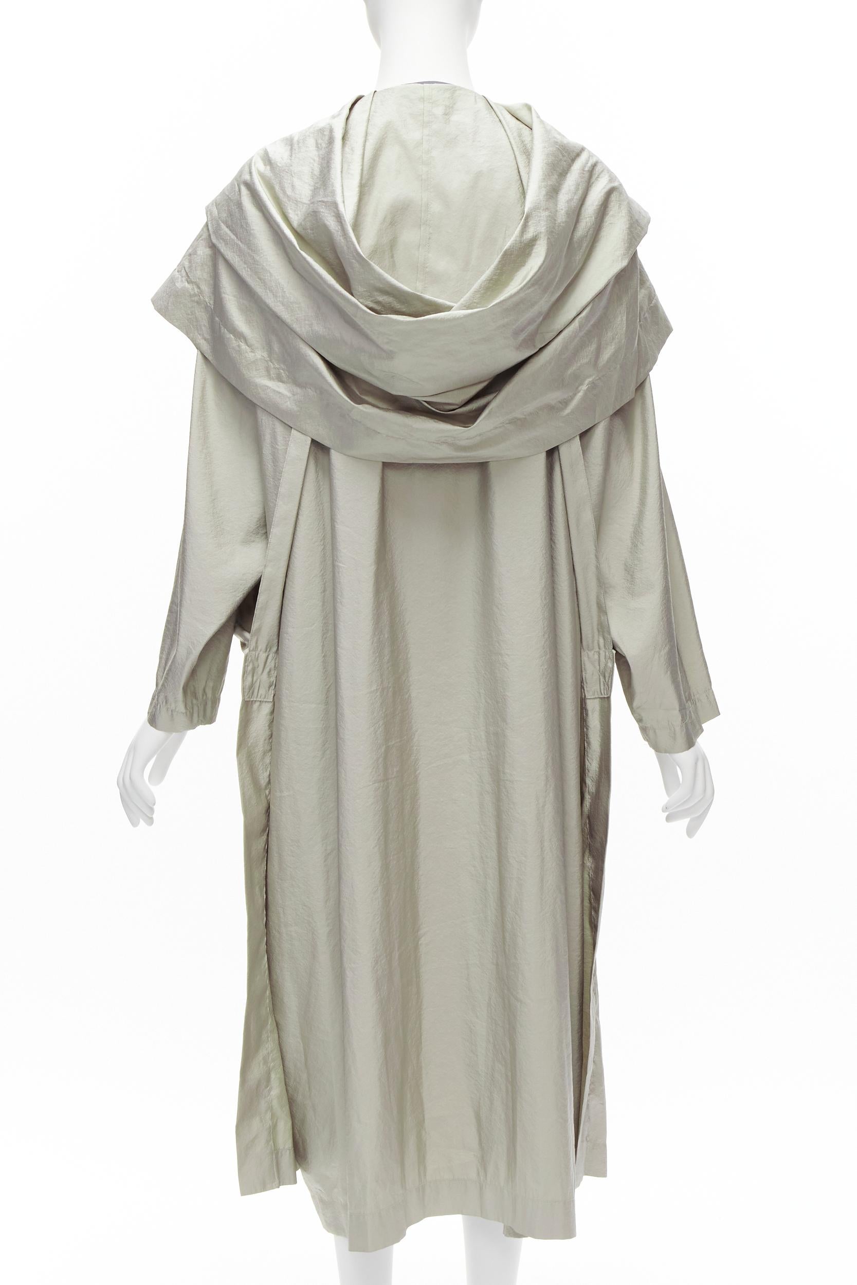 ISSEY MIYAKE 1986 Vintage Runway manteau drapé à manches à capuche grise JP9 M en vente 1