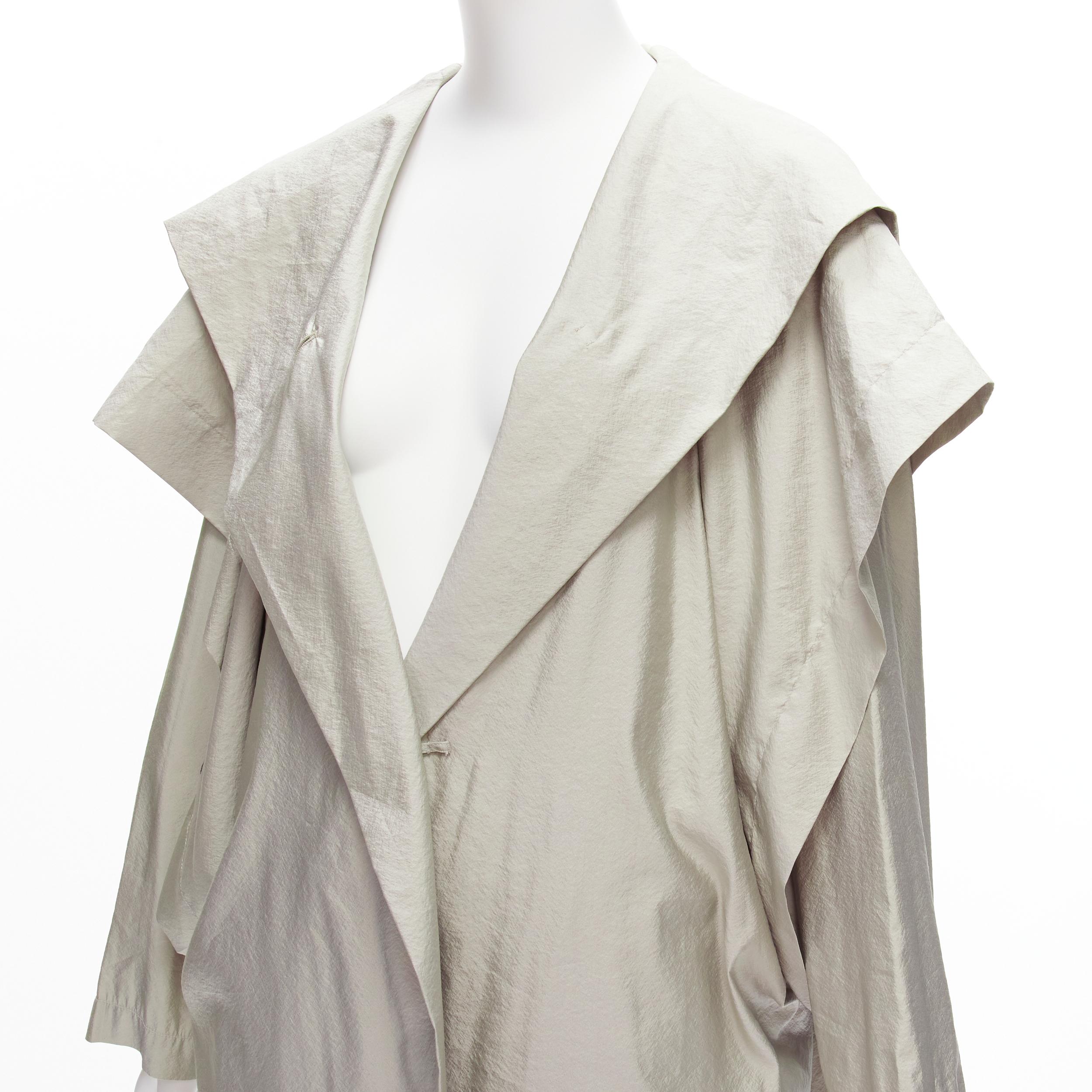 ISSEY MIYAKE 1986 Vintage Runway manteau drapé à manches à capuche grise JP9 M en vente 4