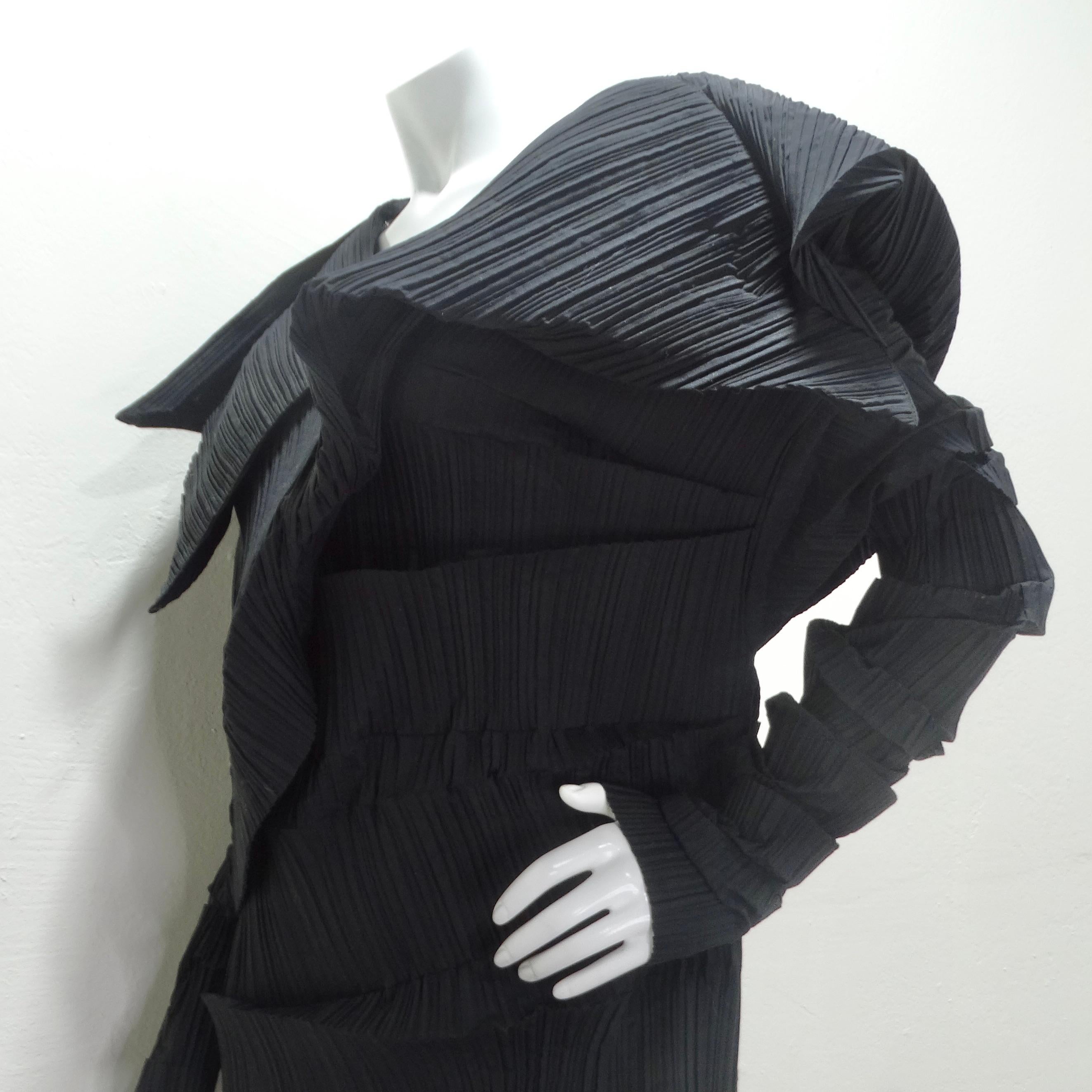 Issey Miyake 1989 Reverse Pleats Black Sculptural Museum Quality Dress For Sale 5