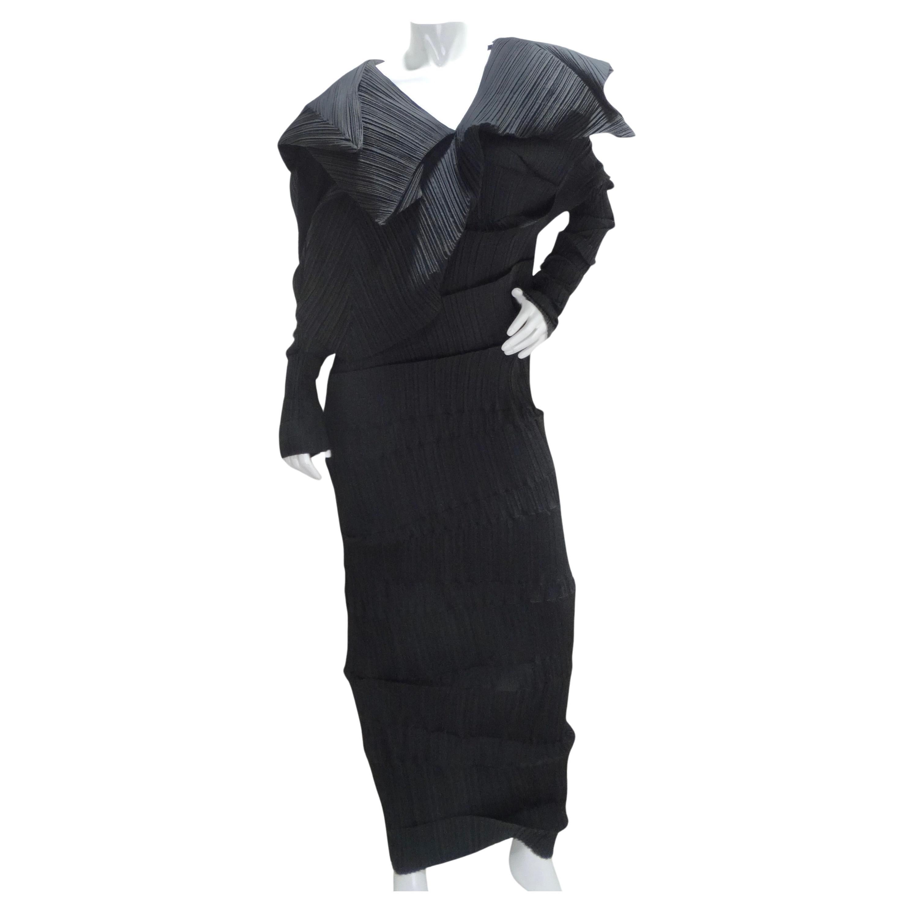 Issey Miyake 1989 Reverse Pleats Black Sculptural Museum Quality Dress For Sale