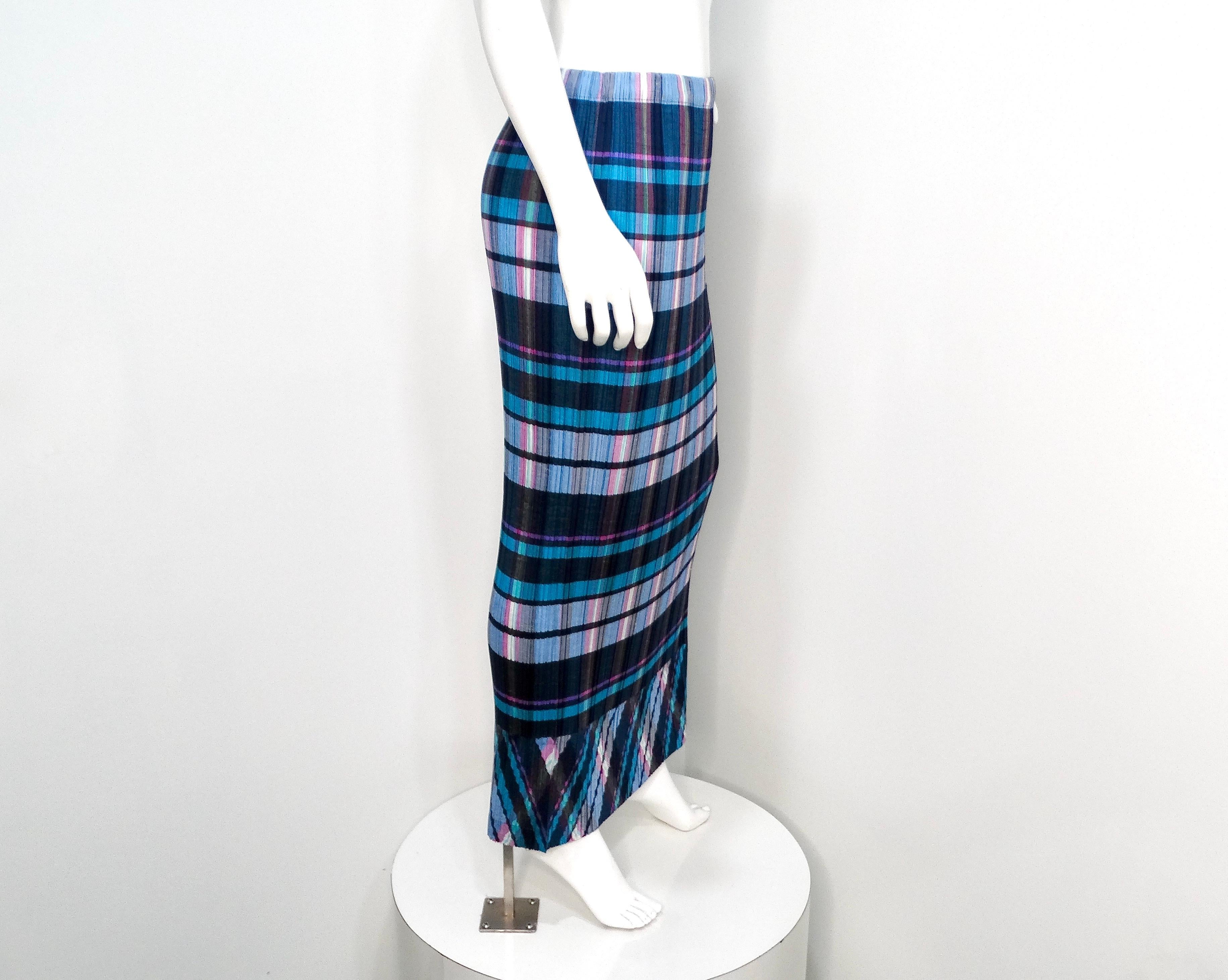 Issey Miyake 1990 Bleu et violet Jupe longue plissée à imprimé écossais en vente 1