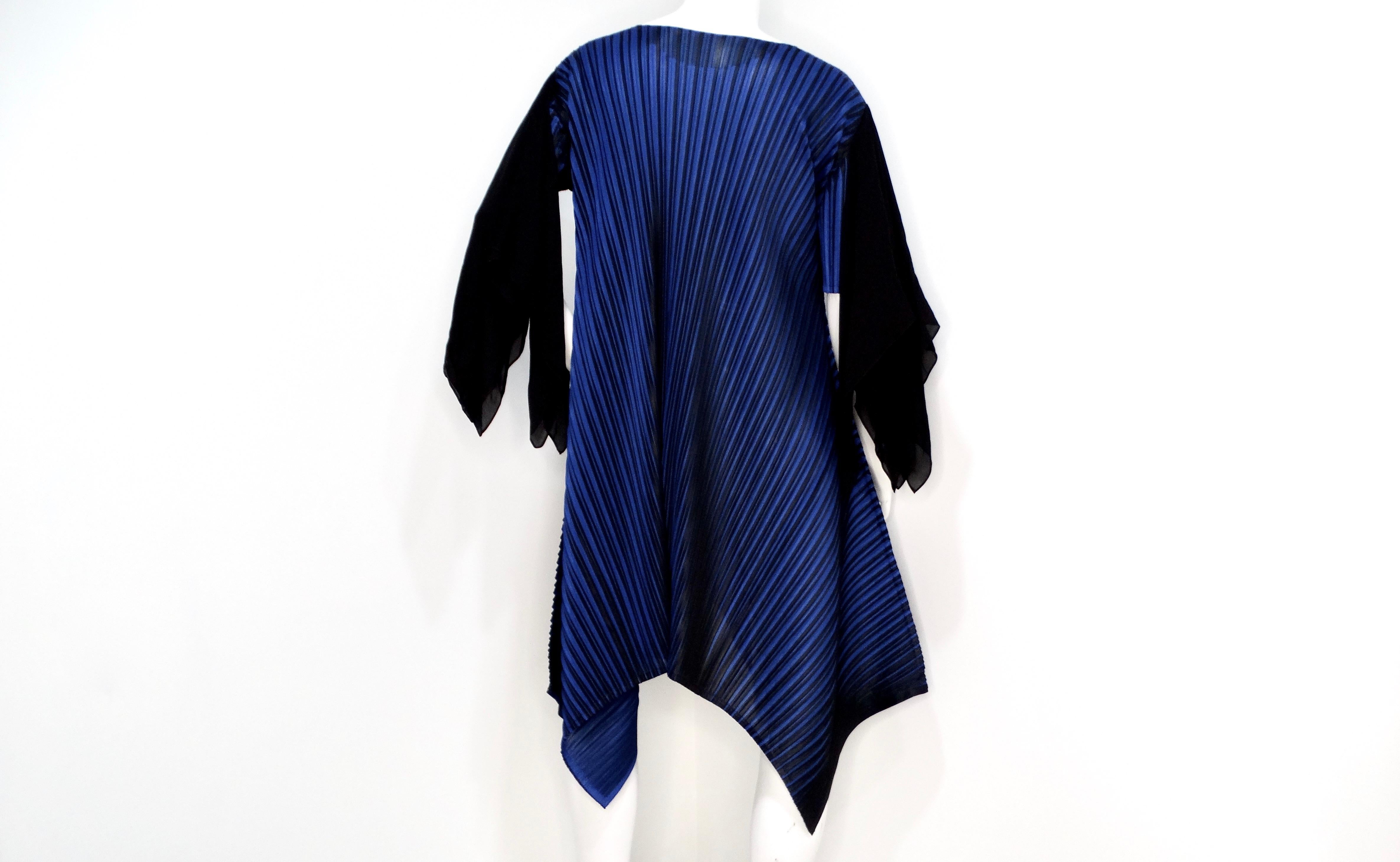 Issey Miyake 1990s Pleats Please Tunica asimmetrica a righe blu e nere in vendita 1