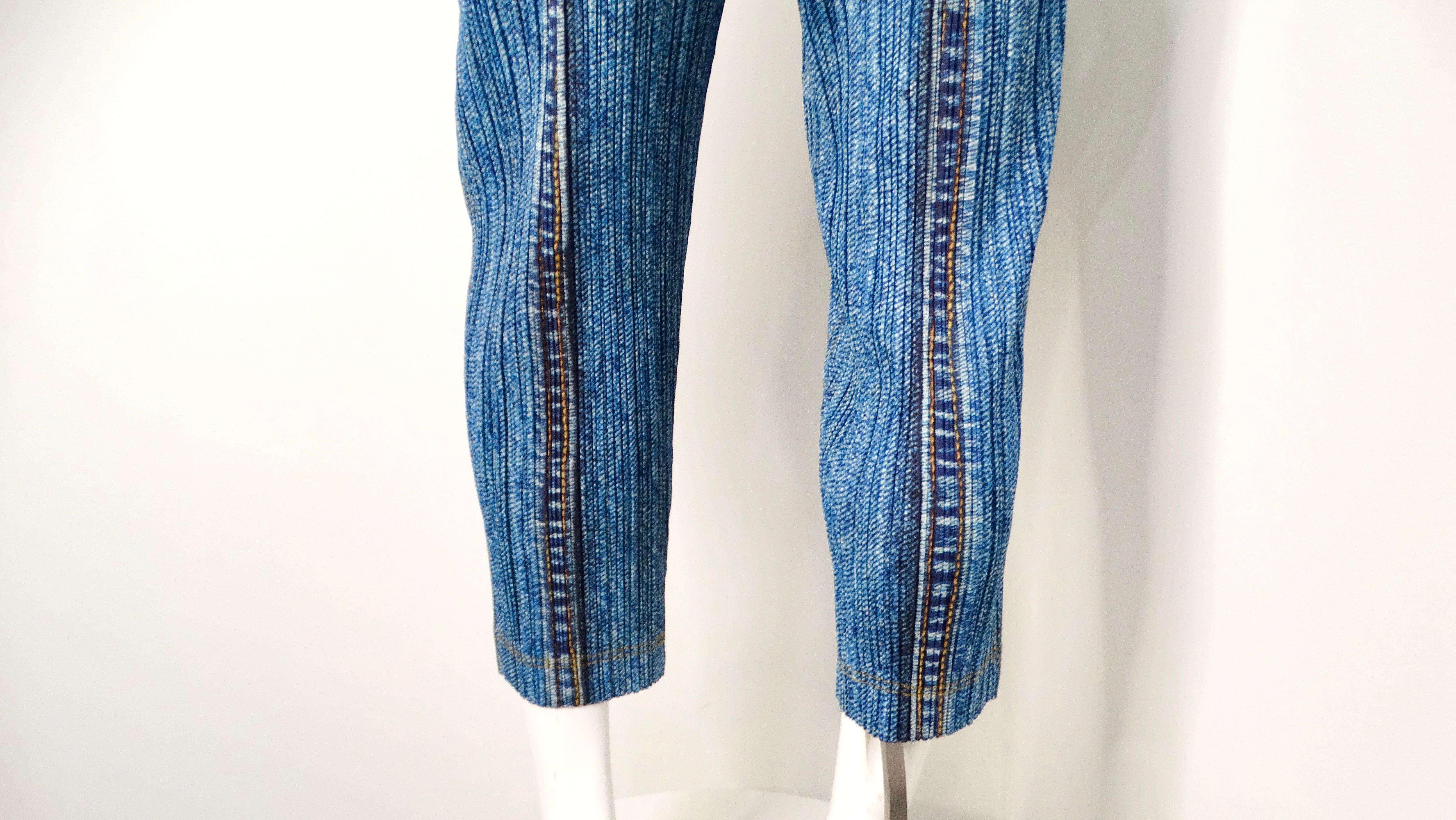 Issey Miyake 1990s Pleats Please Denim Print Pleated Capri Pants In Good Condition For Sale In Scottsdale, AZ