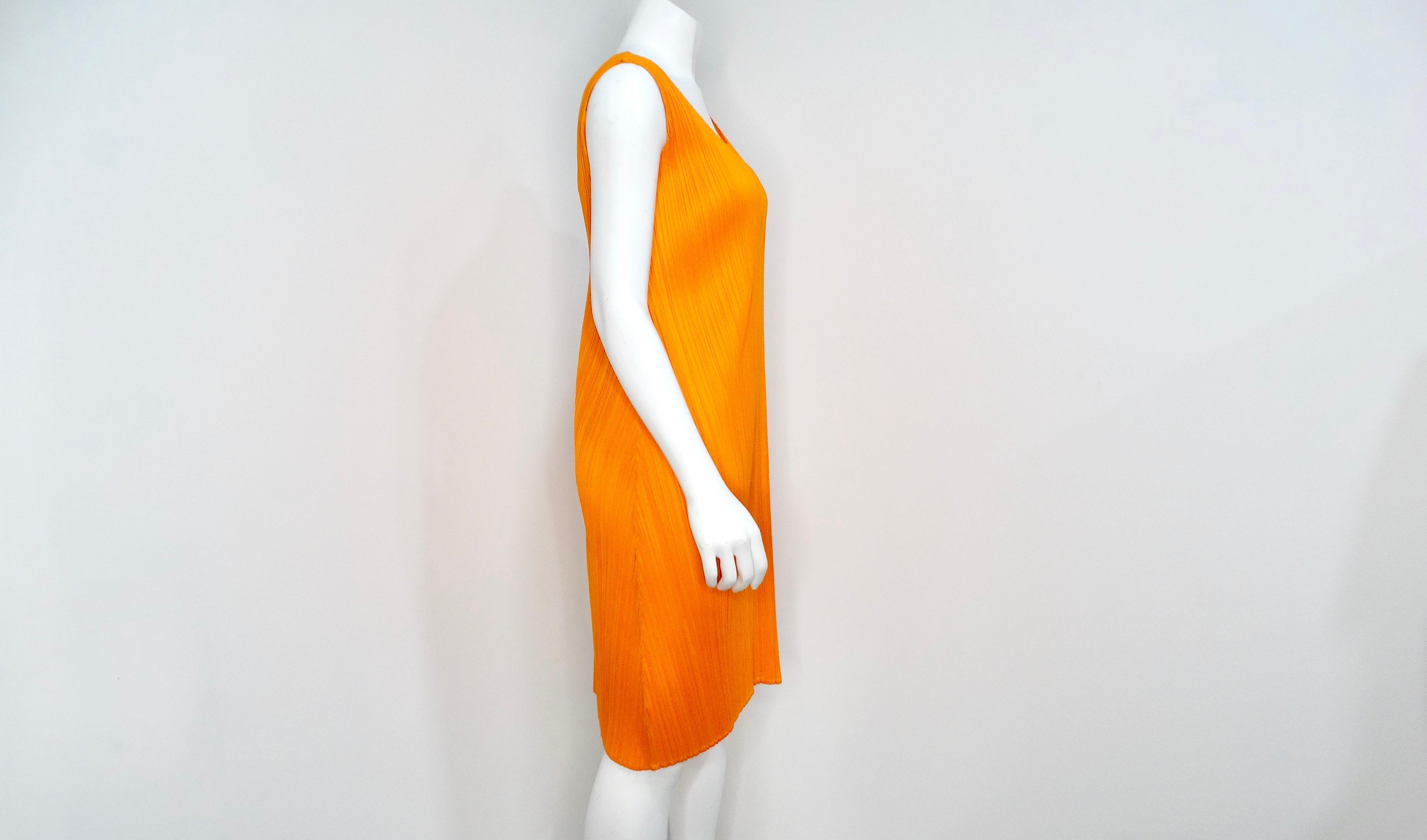 Issey Miyake 1990s Pleats Please Vestito senza maniche a pieghe arancione in vendita 1