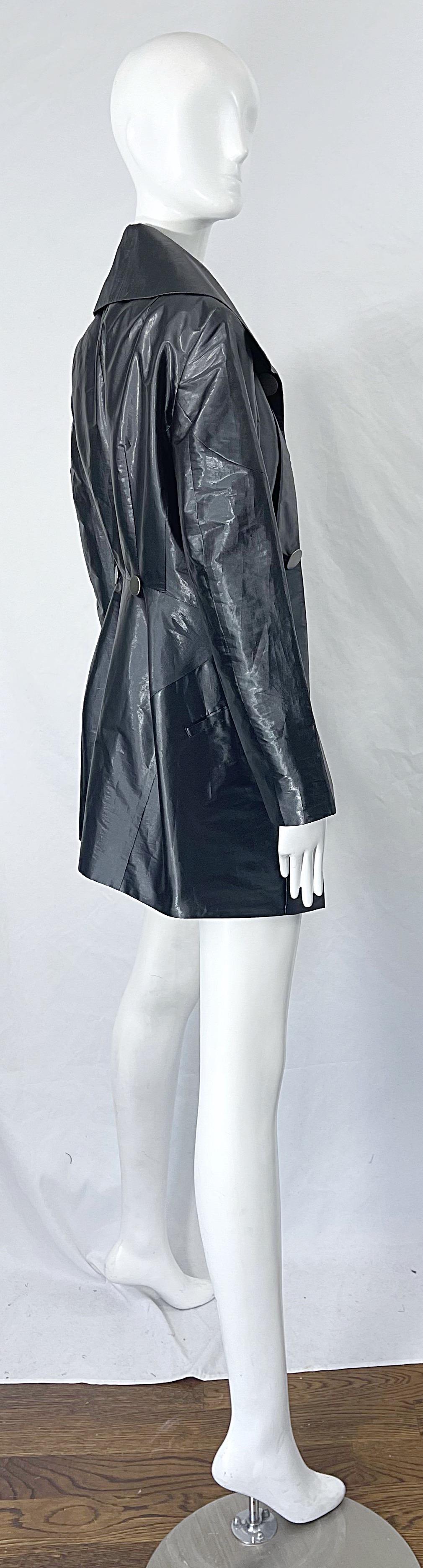 Issey Miyake 1990er Jahre Haifischhaut Grau Metallic Vintage 90er Jahre Trenchcoat Damen im Angebot