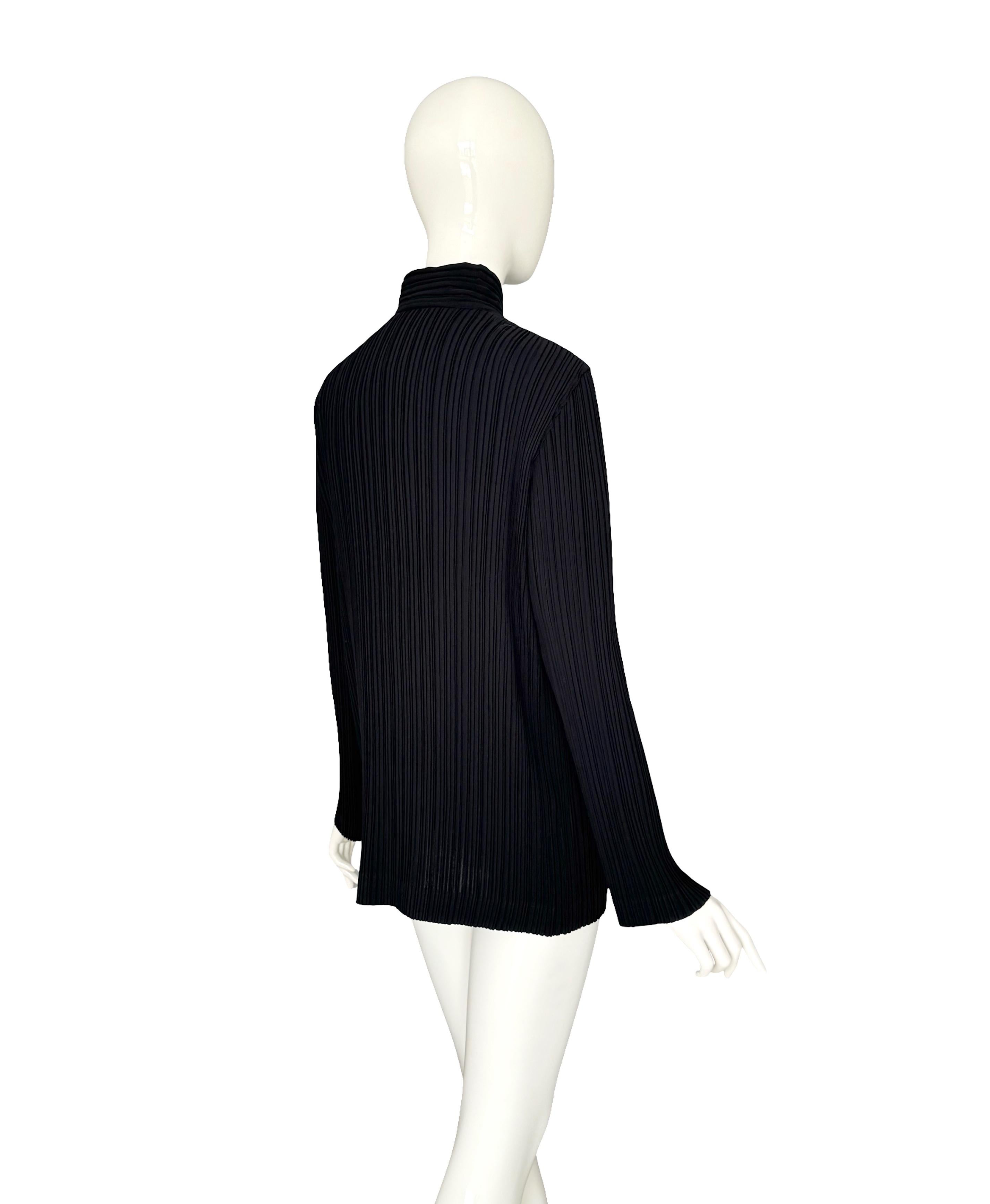 da uomo o donna Issey Miyake 1990s Vintage Giacca nera a pieghe Avant Garde giapponese Minimalismo d'avanguardia in vendita
