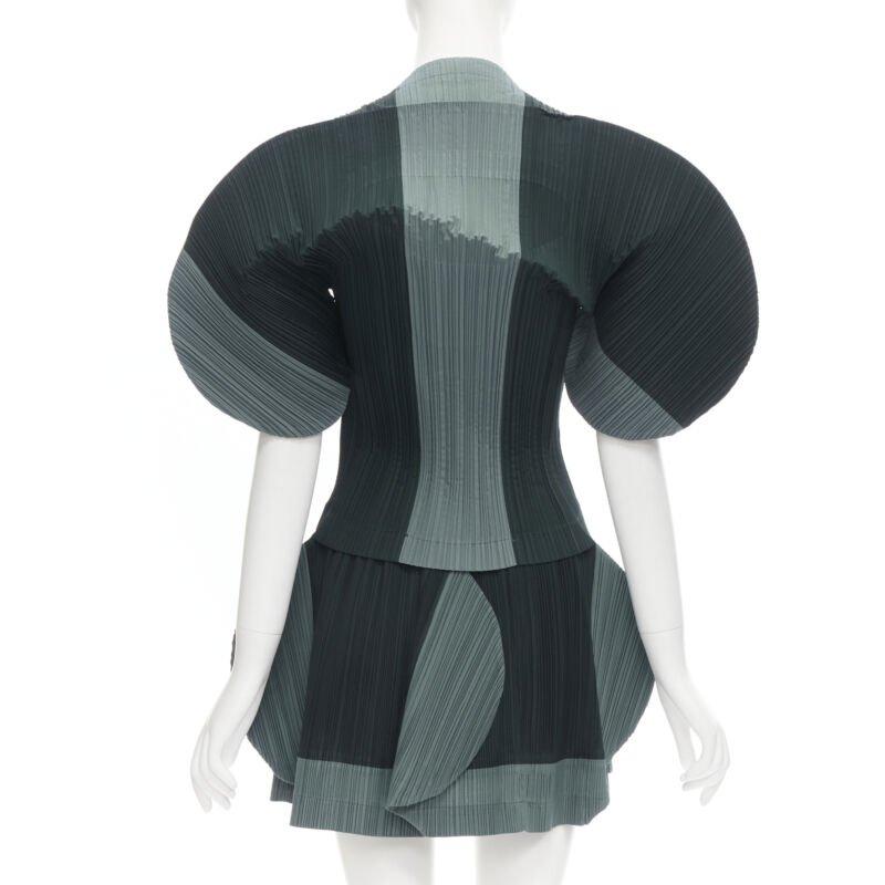 ISSEY MIYAKE 1991 navy grey colorblocked rounded sleeve top petal skirt M In Excellent Condition In Hong Kong, NT