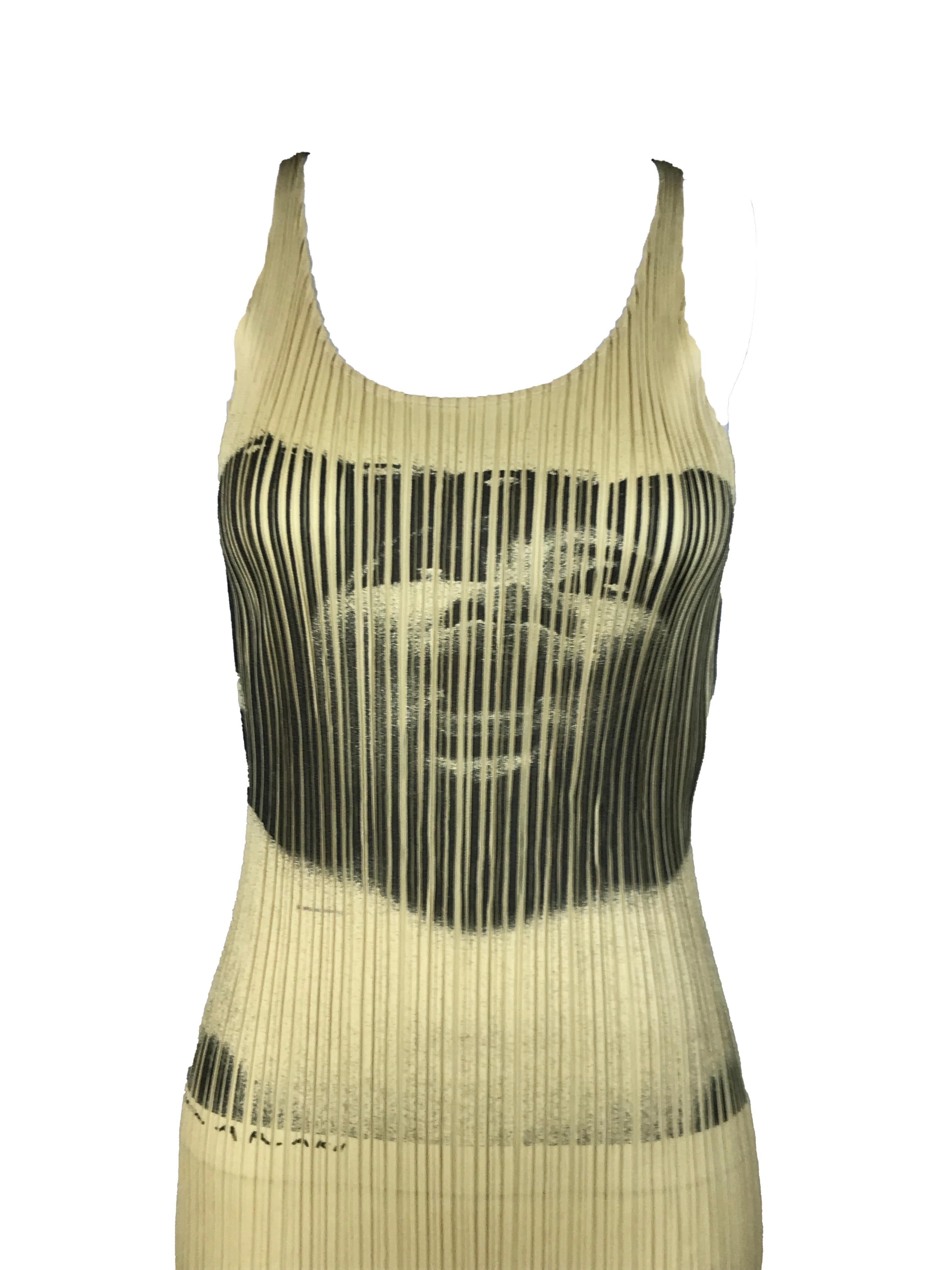 ISSEY MIYAKE 1997 Serie Guest Artist nº 2 Vestido beige de Nobuyoshi Araki en venta 3