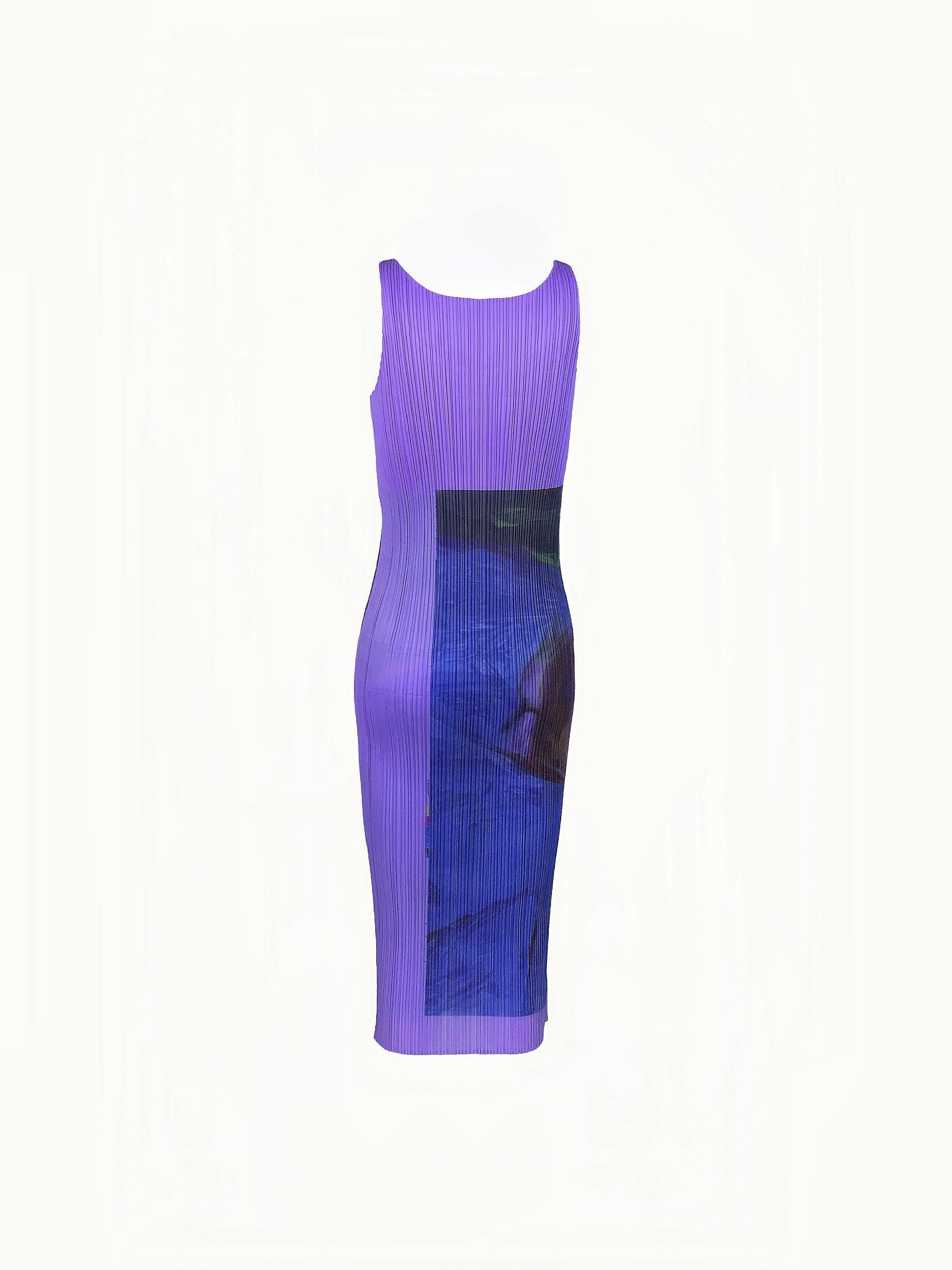 ISSEY MIYAKE 1997 Guest Artist Serie Nr. 2 Nobuyoshi Araki Lila Kleid im Angebot 1