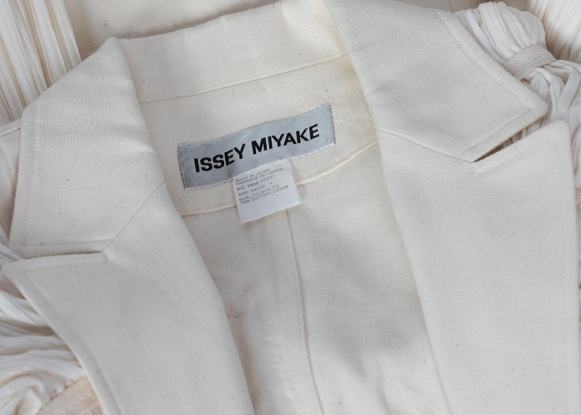 Issey Miyake F/S 2003 Laufsteg Jacke aus cremefarbenem Baumwoll-Canvas Museumsstück im Angebot 6