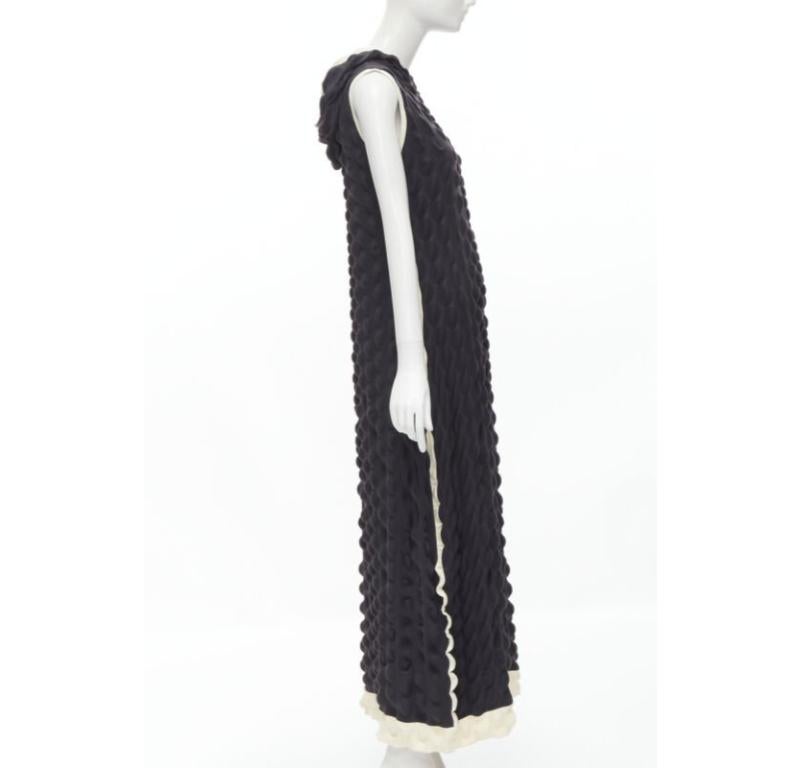 ISSEY MIYAKE 2000 Vintage Runway Egg Carton black white cloque hooded dress L In Excellent Condition For Sale In Hong Kong, NT