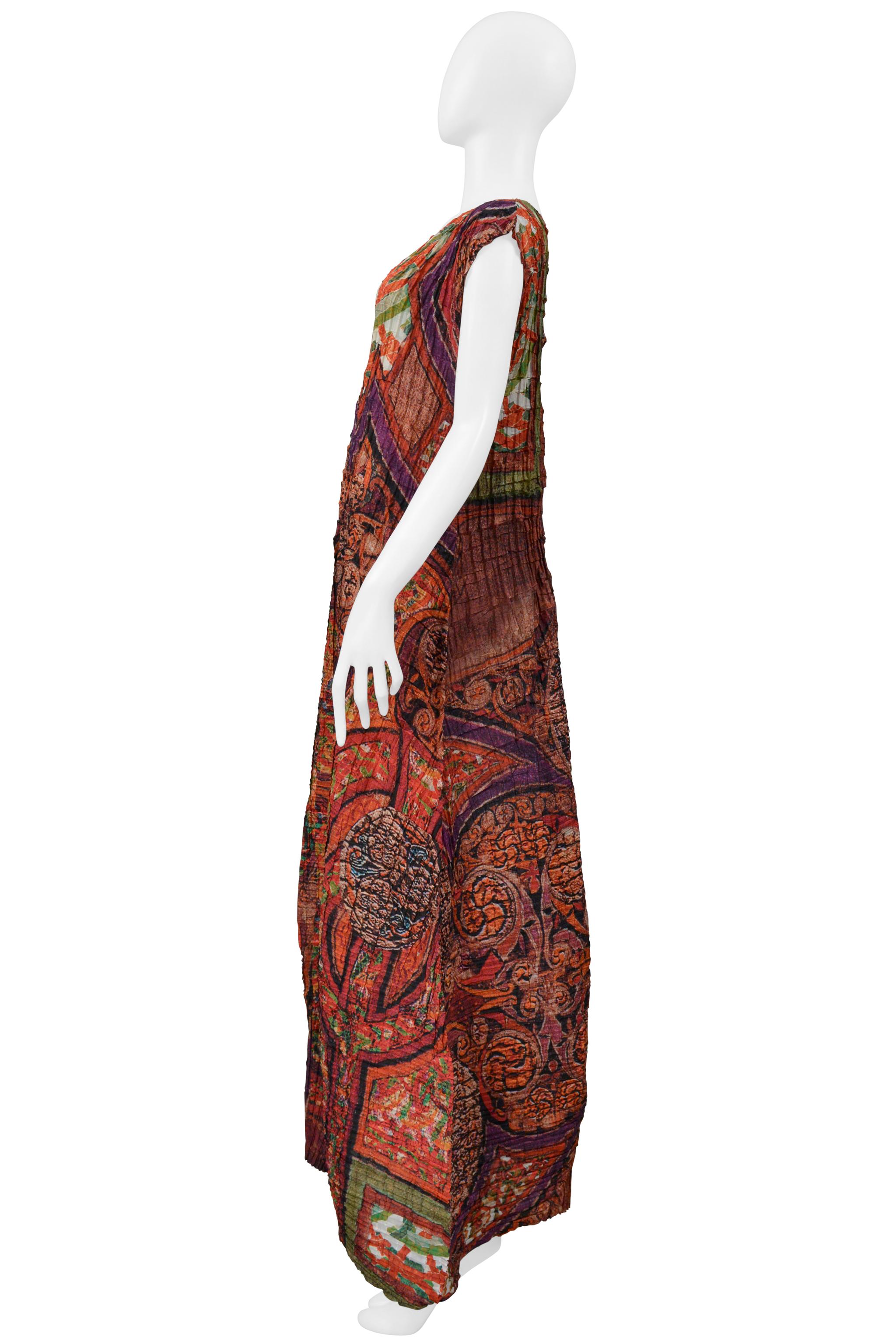 Issey Miyake 2001 Aw Burgundy Maxi Abito stampato a pieghe 2001-2002 in vendita 1