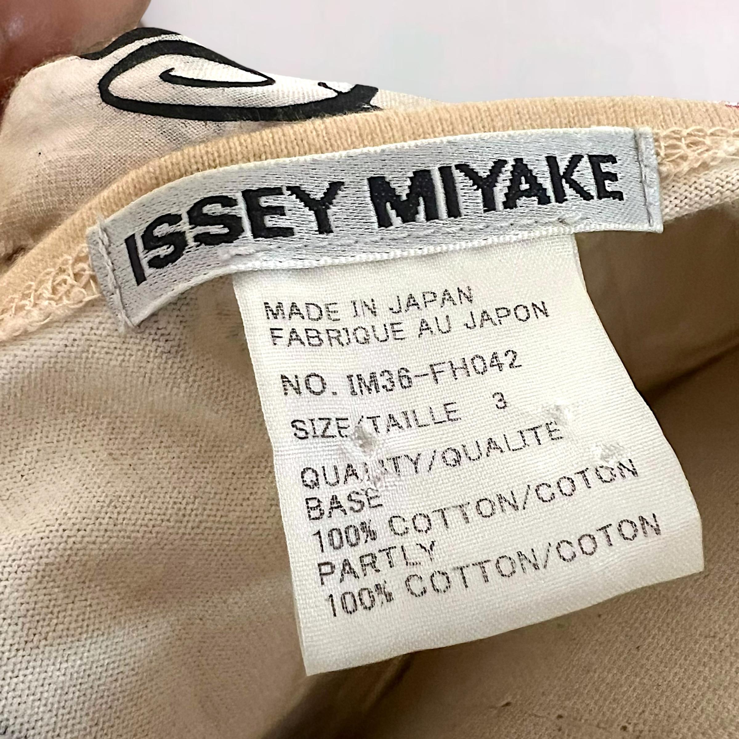 Issey miyake 2003 newspaper runway gown  For Sale 4