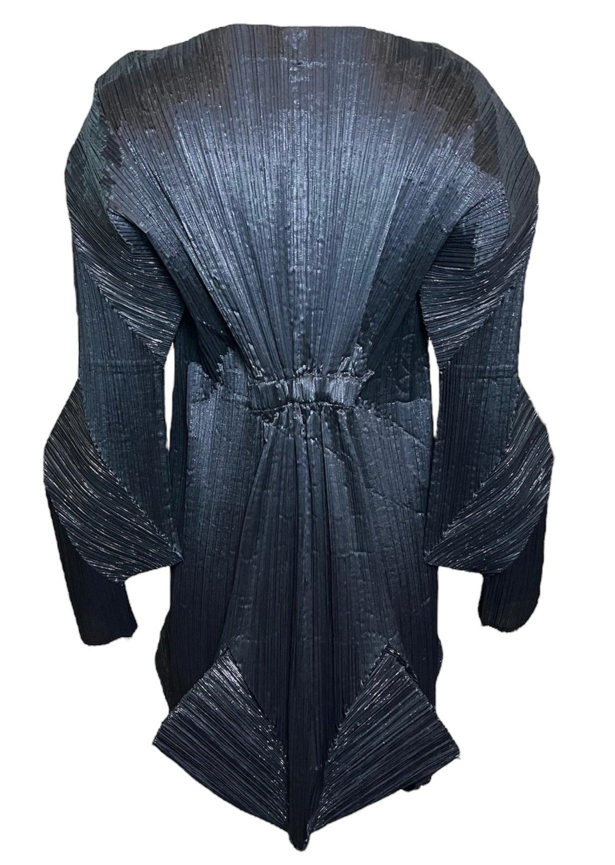 Issey Miyake A/W Vestido negro arquitectónico plisado Avant Garde, 1994-95 Negro en venta