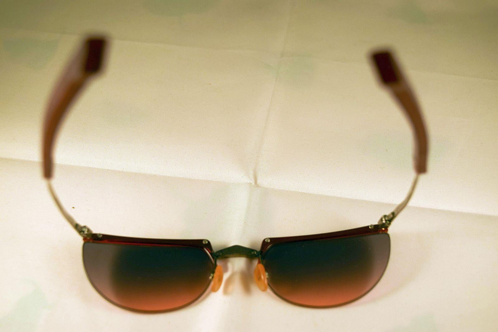 Occhiali da sole pieghevoli Issey Miyake Alain Mikli in scatola originale in vendita 10
