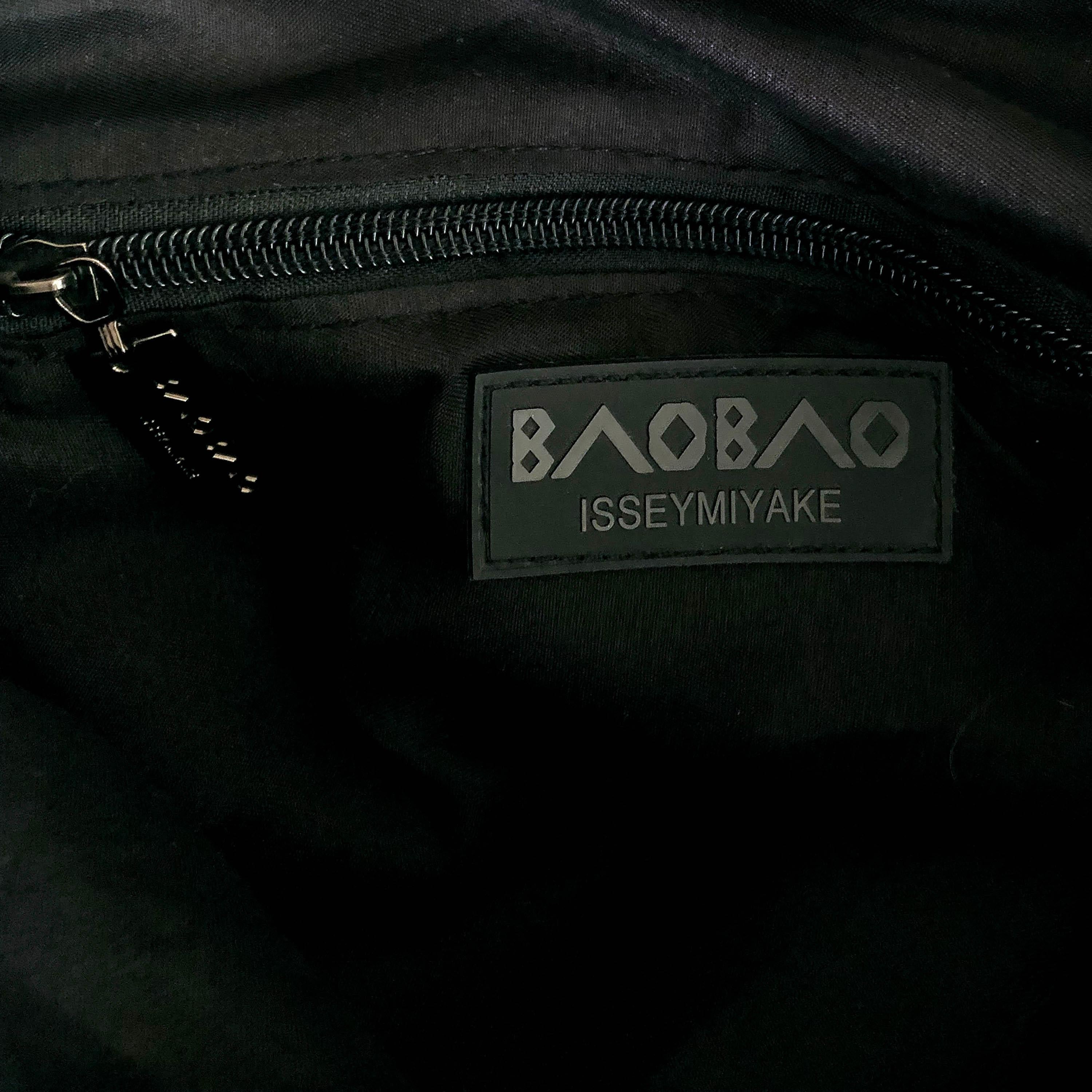 Issey Miyake BaoBao - Rucksack Bag - Metallic Silver - Adjustable Back Straps For Sale 4