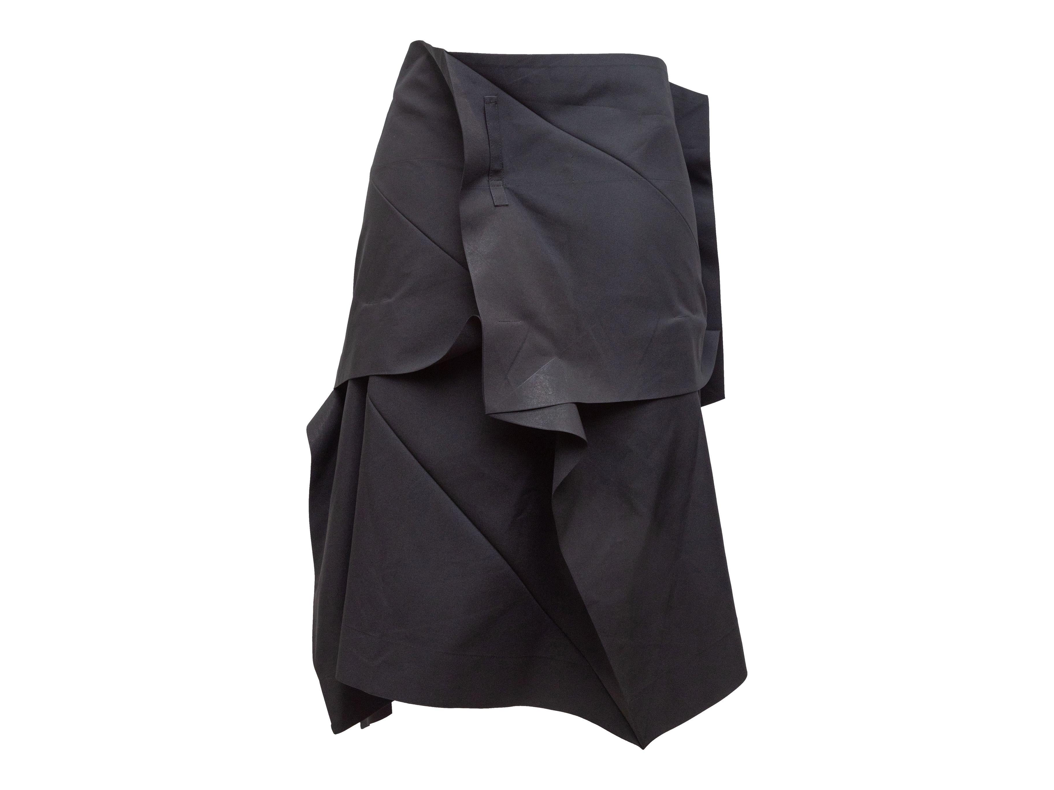 Issey Miyake Nero 132 5. Gonna a strati 1