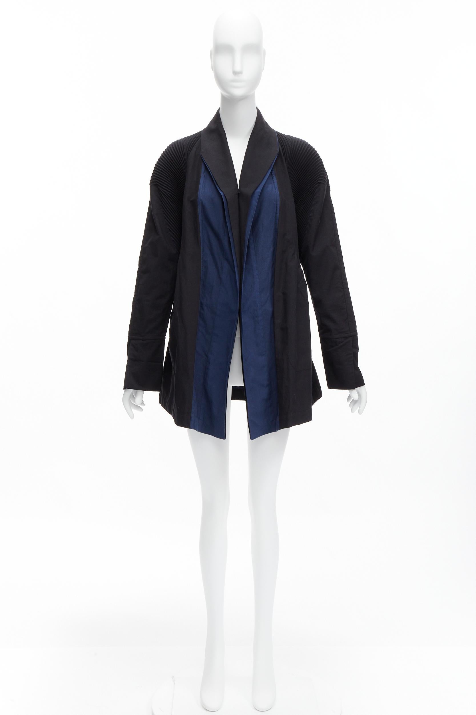 ISSEY MIYAKE black blue cotton blend pleated shoulder 3D cut coat JP2 M For Sale 6