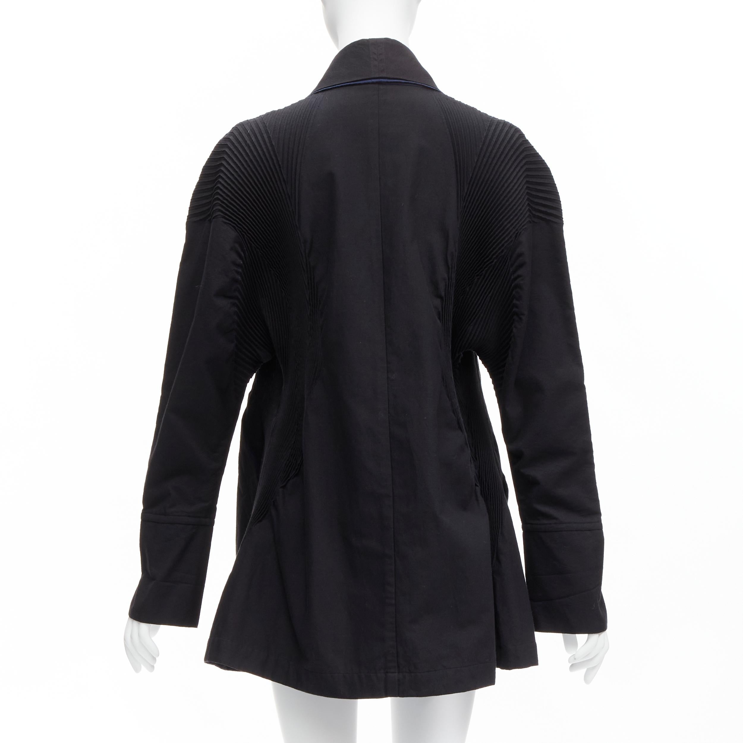 ISSEY MIYAKE black blue cotton blend pleated shoulder 3D cut coat JP2 M For Sale 1