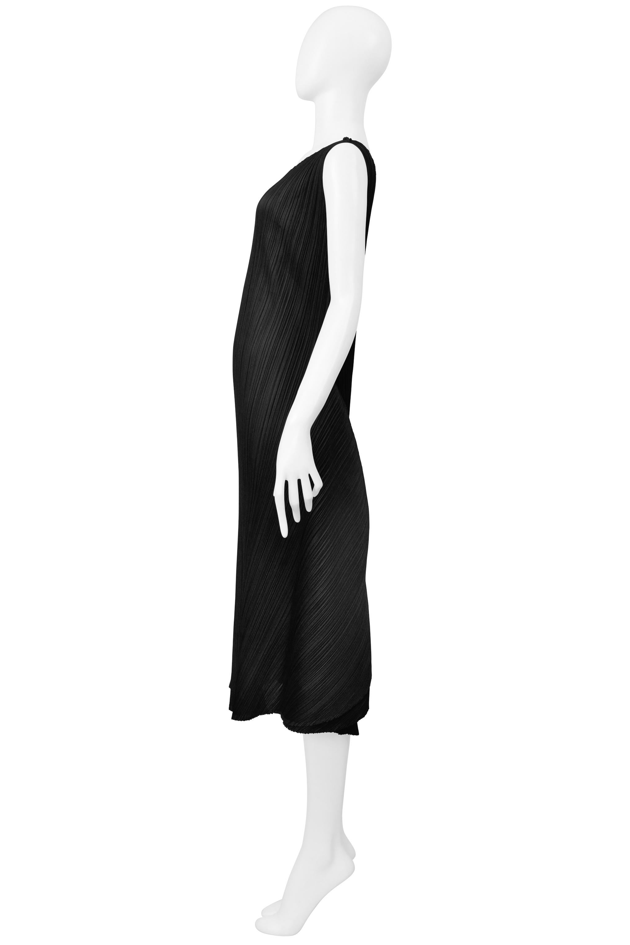 Issey Miyake Black Concept Dress With Back Panels SS 2005 en Excelente estado para la venta en Los Angeles, CA