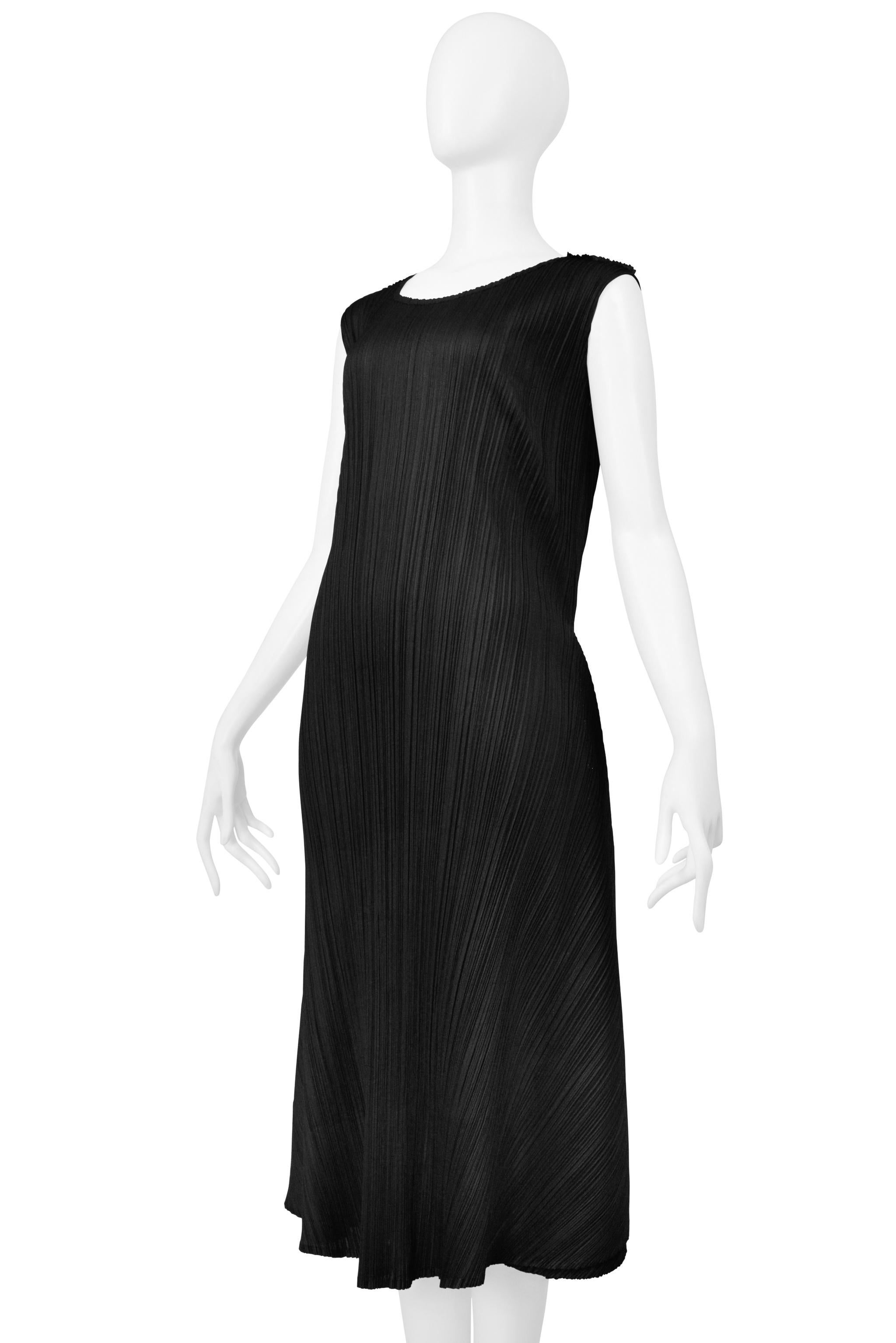 Issey Miyake Black Concept Dress With Back Panels SS 2005 en venta 2