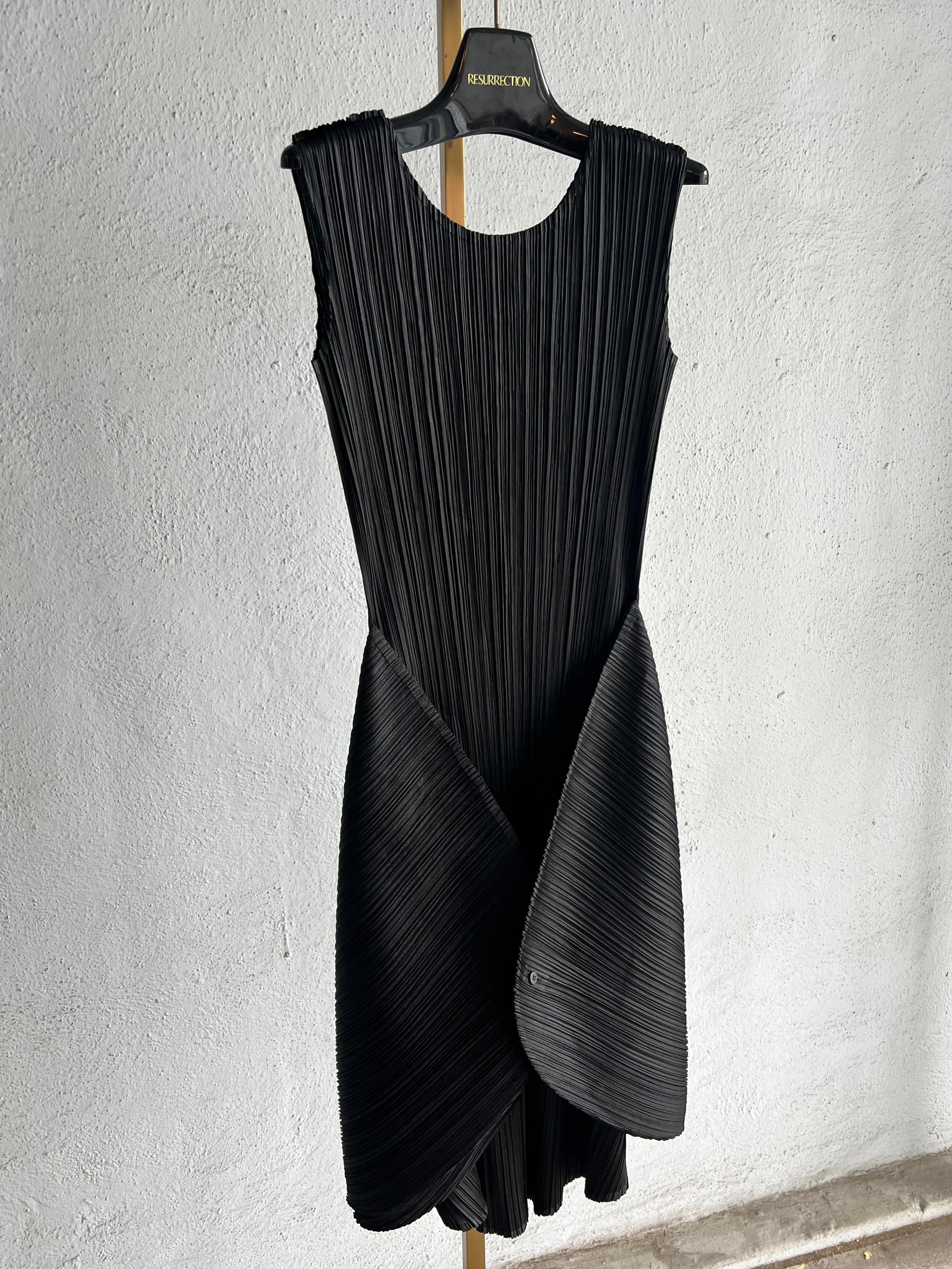Issey Miyake Black Concept Dress With Back Panels SS 2005 en venta 3