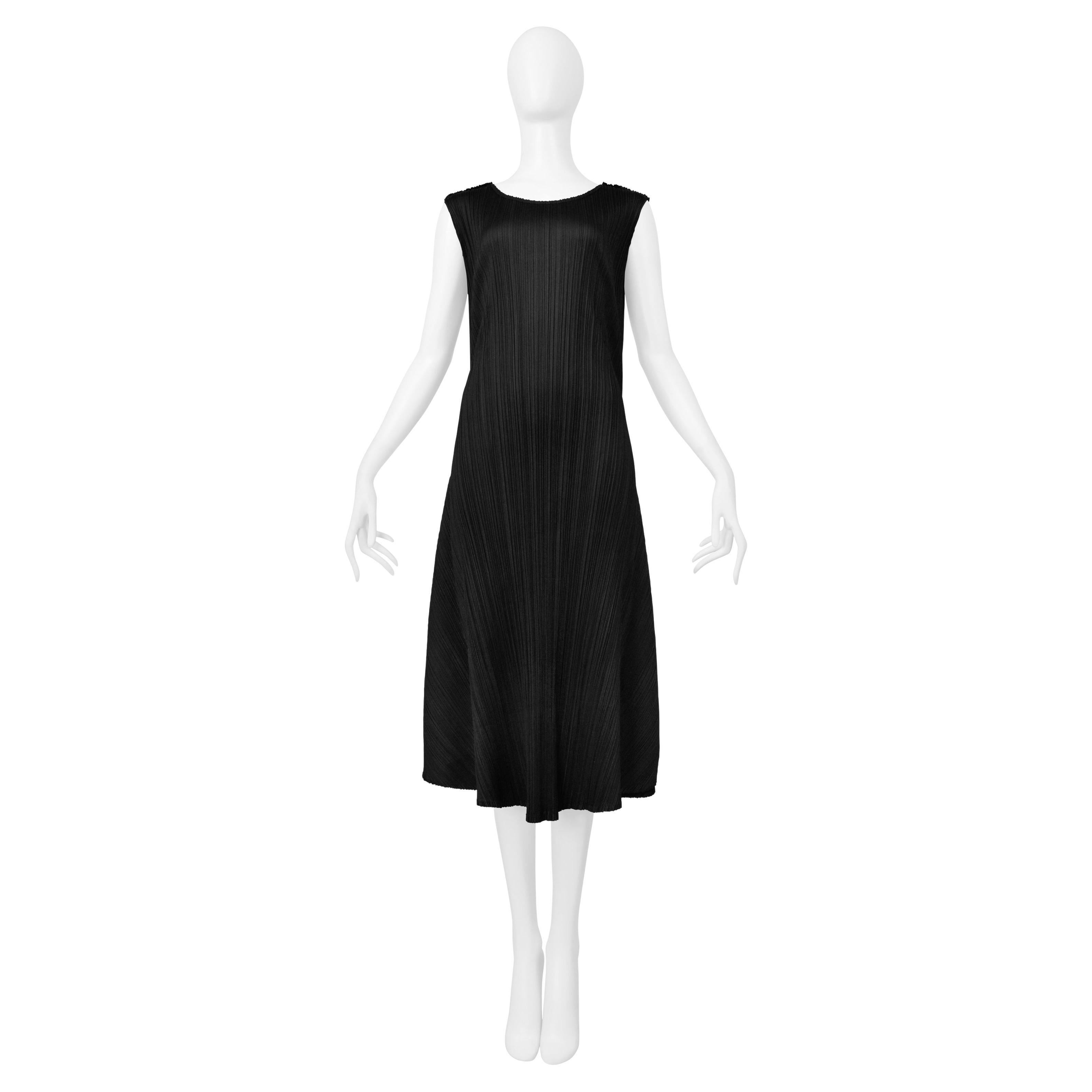 Issey Miyake Black Concept Dress With Back Panels SS 2005 en venta