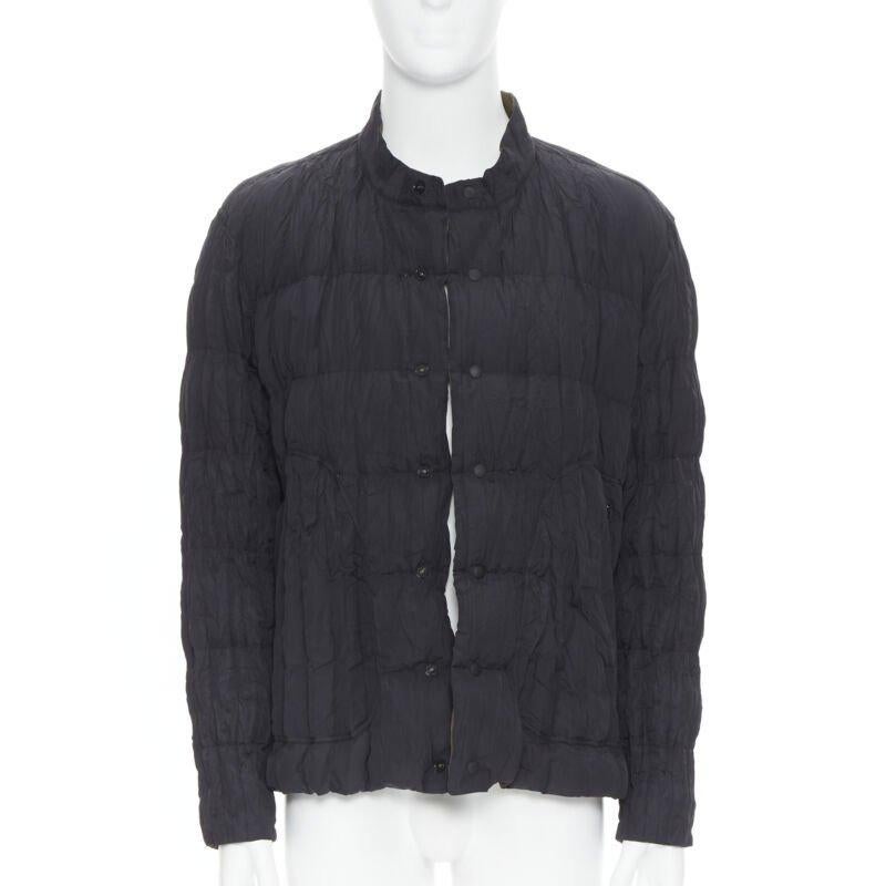 ISSEY MIYAKE black green reversible pleated crinkled padded jacket L In Excellent Condition For Sale In Hong Kong, NT