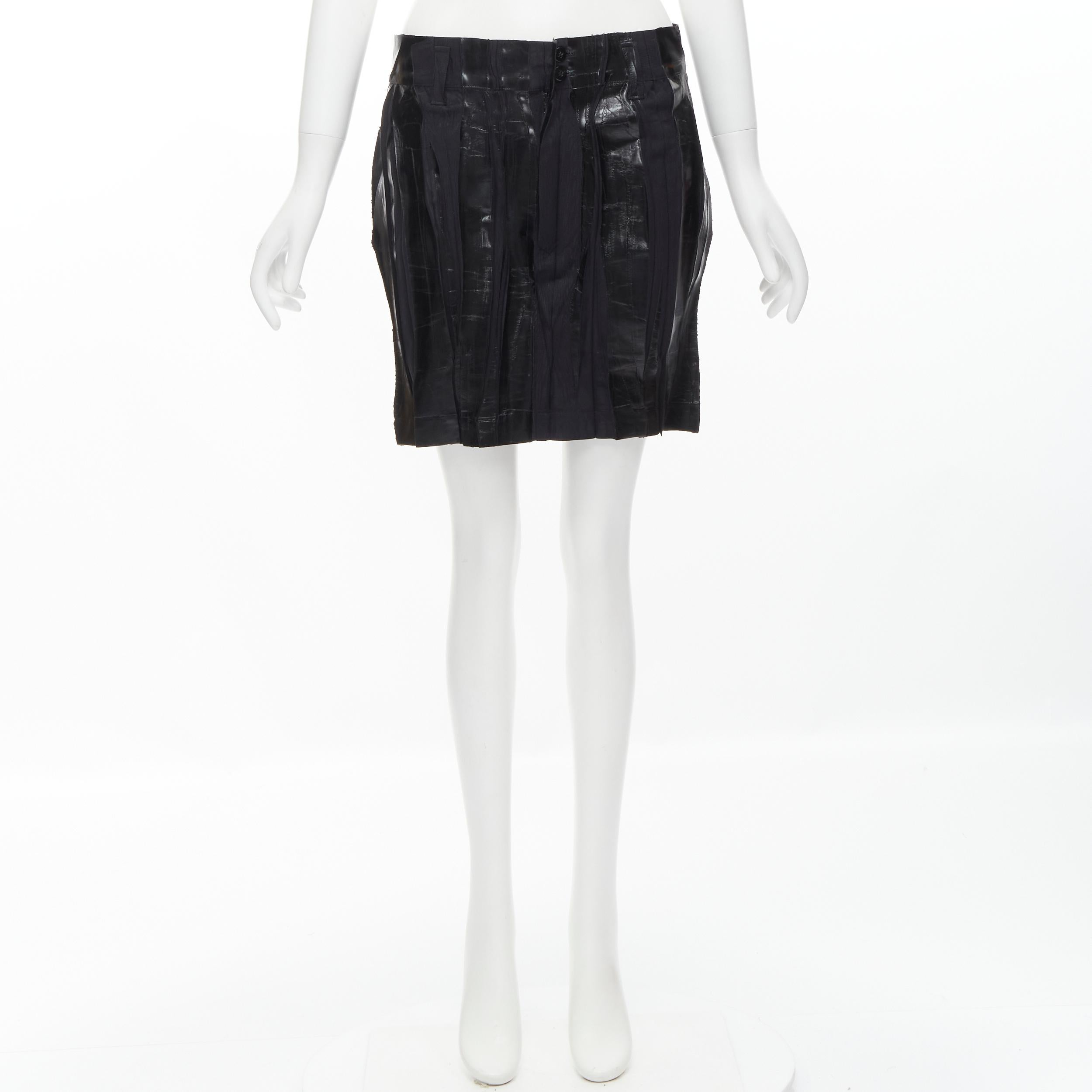 ISSEY MIYAKE black lacquer coating pleated mini skirt M For Sale 4