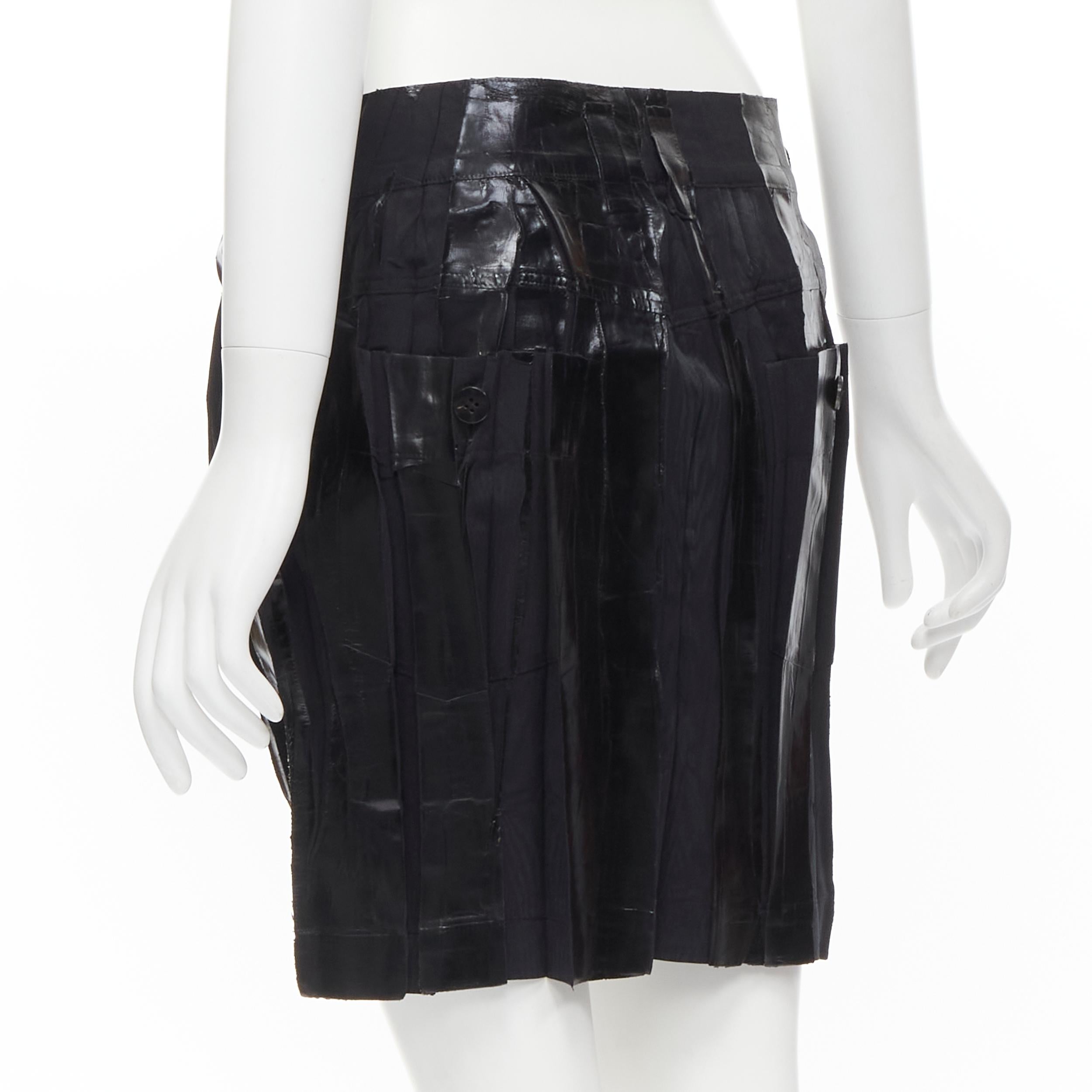 Women's ISSEY MIYAKE black lacquer coating pleated mini skirt M For Sale