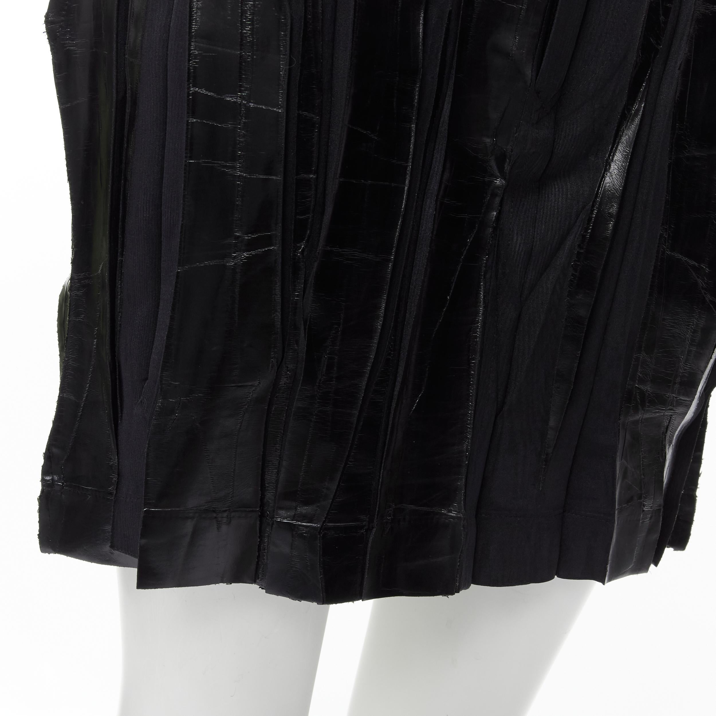 ISSEY MIYAKE black lacquer coating pleated mini skirt M For Sale 2
