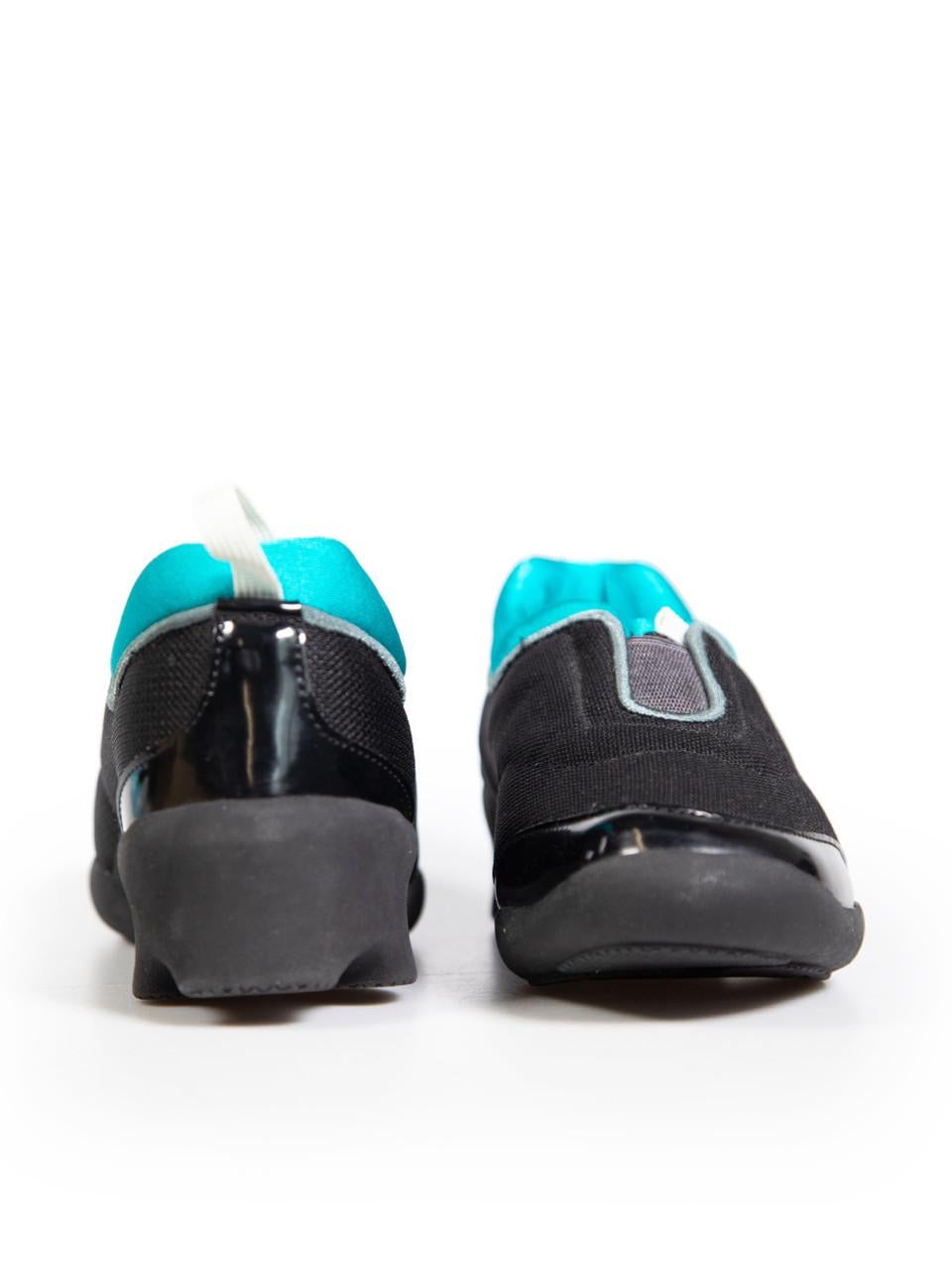 Issey Miyake Schwarz Mesh Slip-On Trainer Größe UK 3.5 im Zustand „Hervorragend“ im Angebot in London, GB