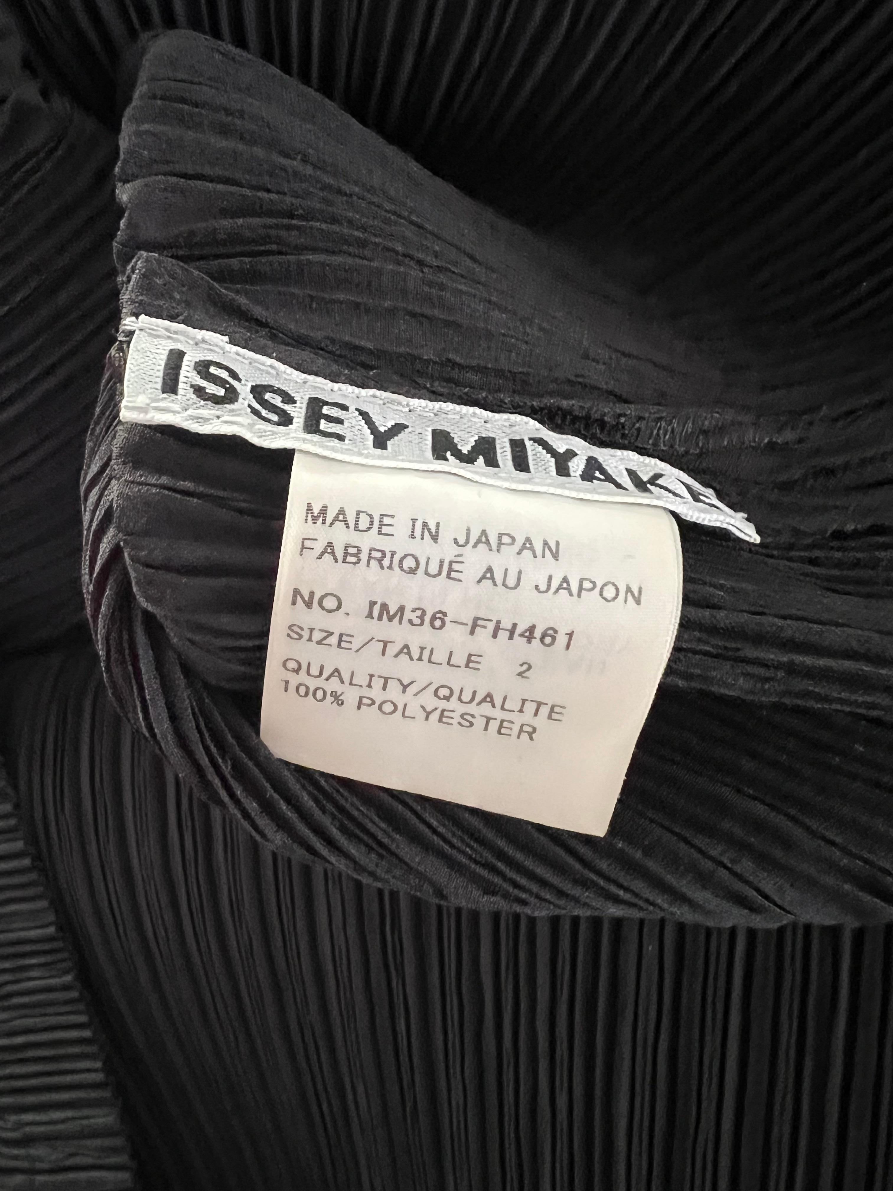 Robe midi noire Issey Miyake, taille 2  en vente 2