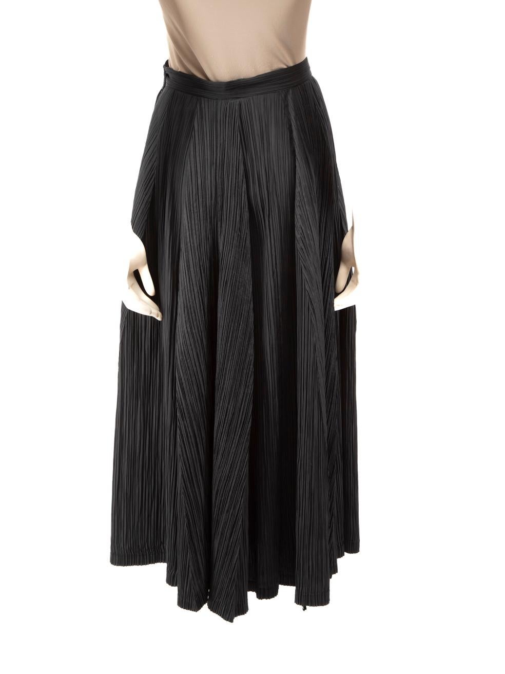 Issey Miyake Black Midi Pleated Skirt Size S In Good Condition In London, GB