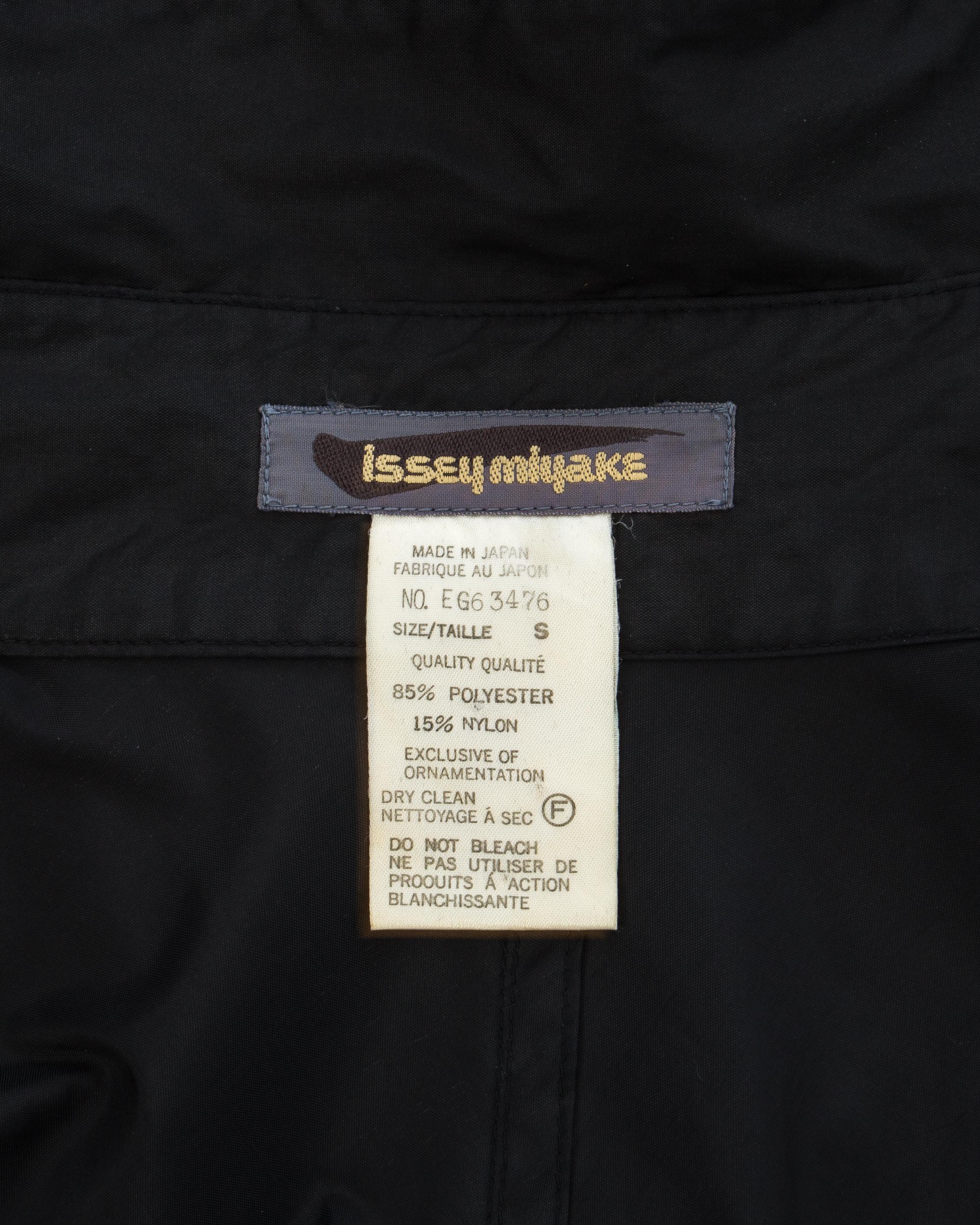 Issey Miyake black nylon oversized parachute coat, fw 1987 For Sale 3