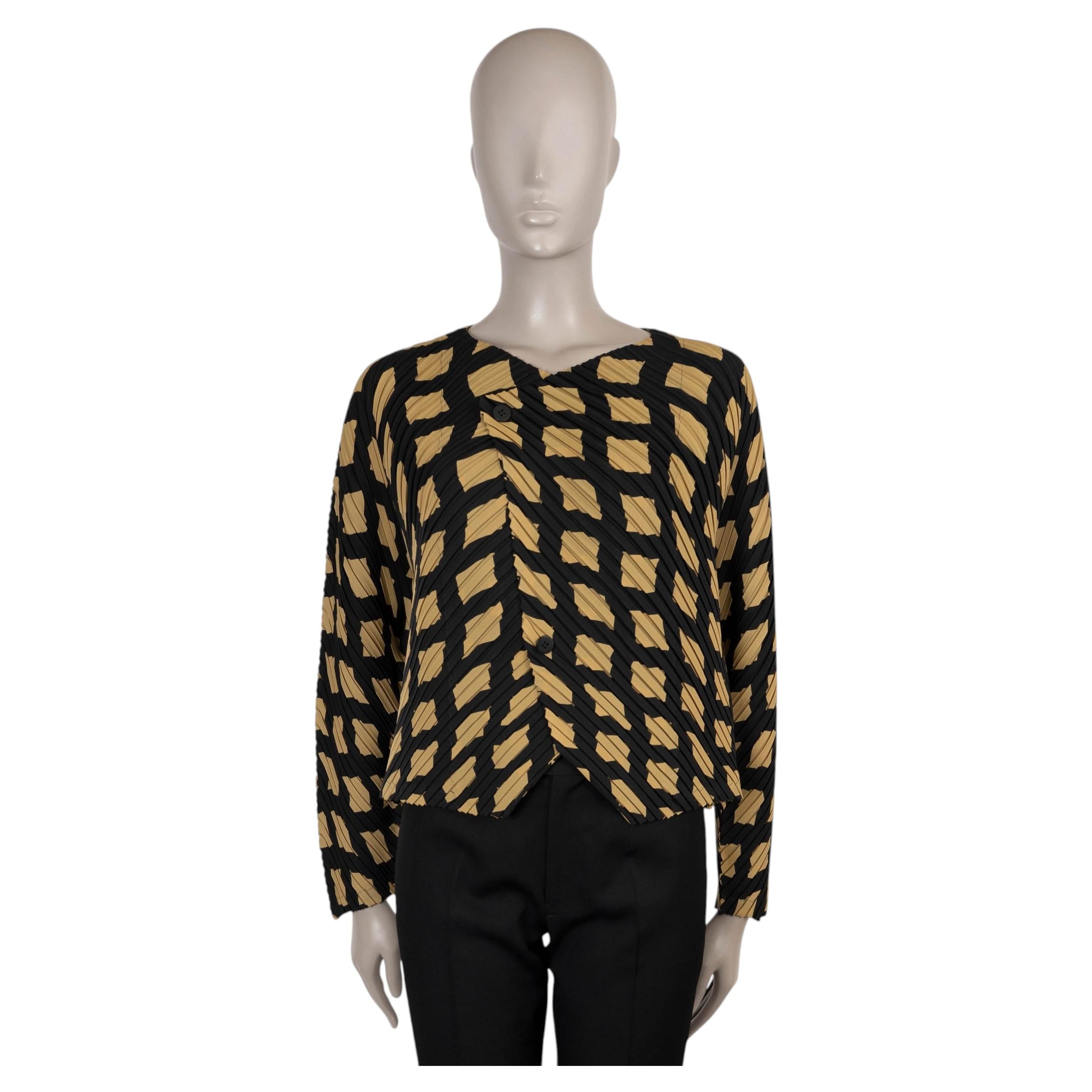 ISSEY MIYAKE black & olive polyester REITERATION SHORT Jacket 2 M For Sale