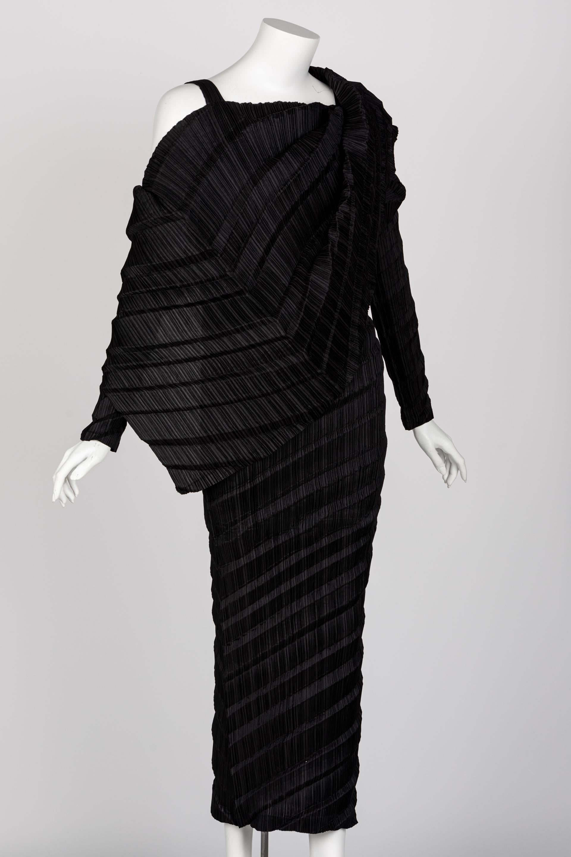 Issey Miyake Black Pleated Sculptural Dress, 1990s 5