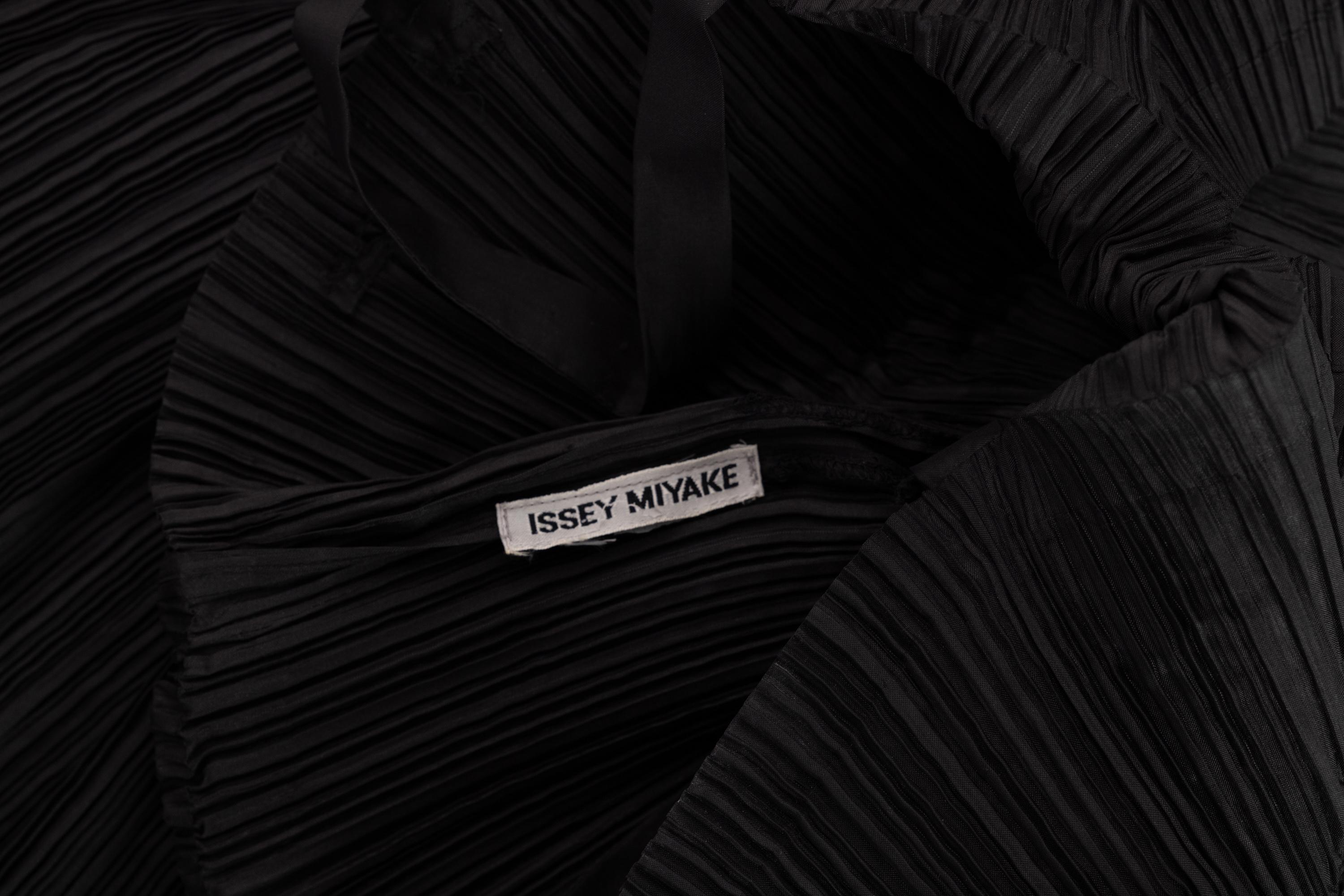 Issey Miyake Black Pleated Sculptural Maxi Dress, 1990s Museum Collection For Sale 8